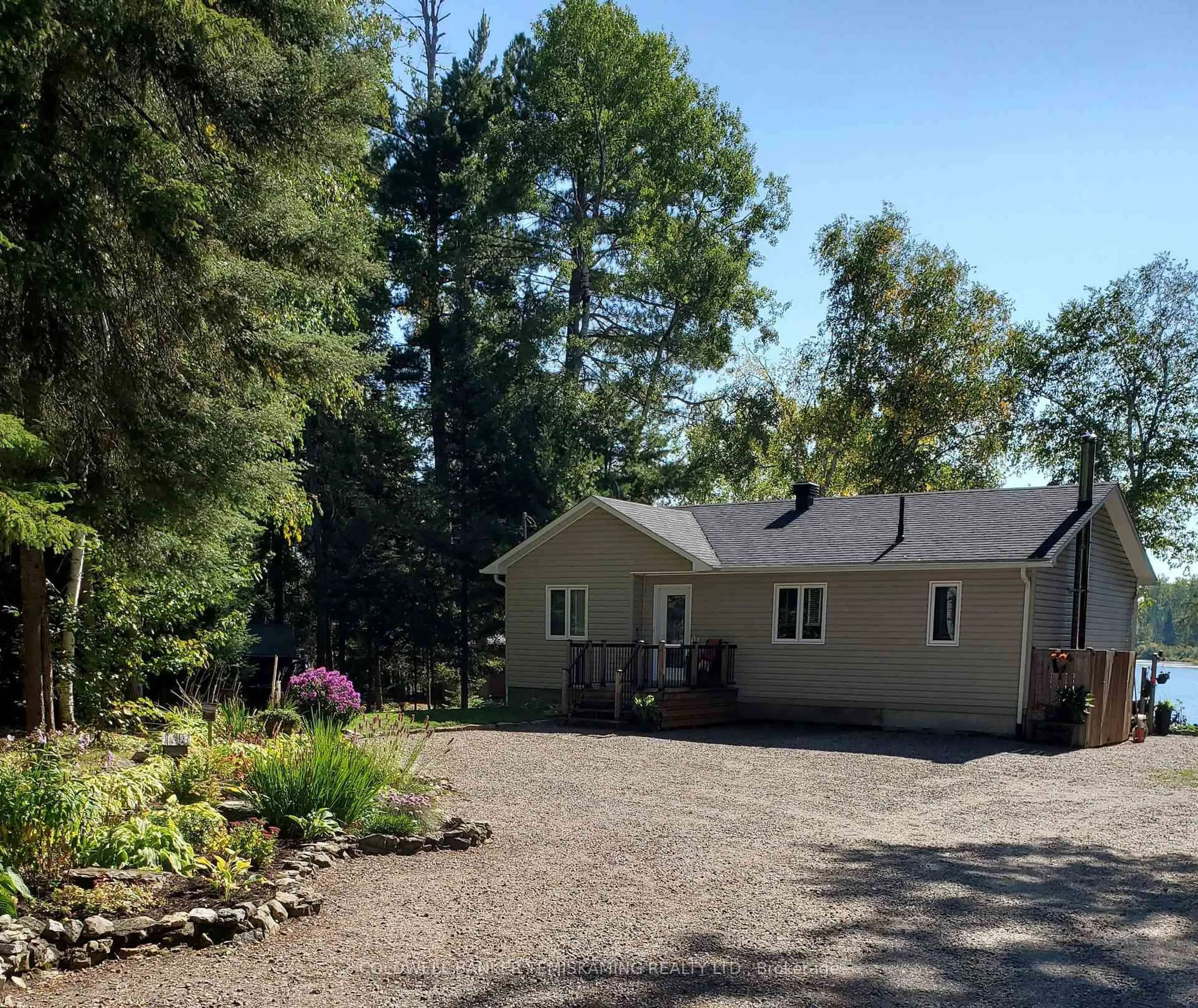 A pic from outside/outdoor area/front of a property/back of a property/a pic from drone, unknown for 7118 Twin Lakes Rd, Timiskaming Ontario P0J 1P0