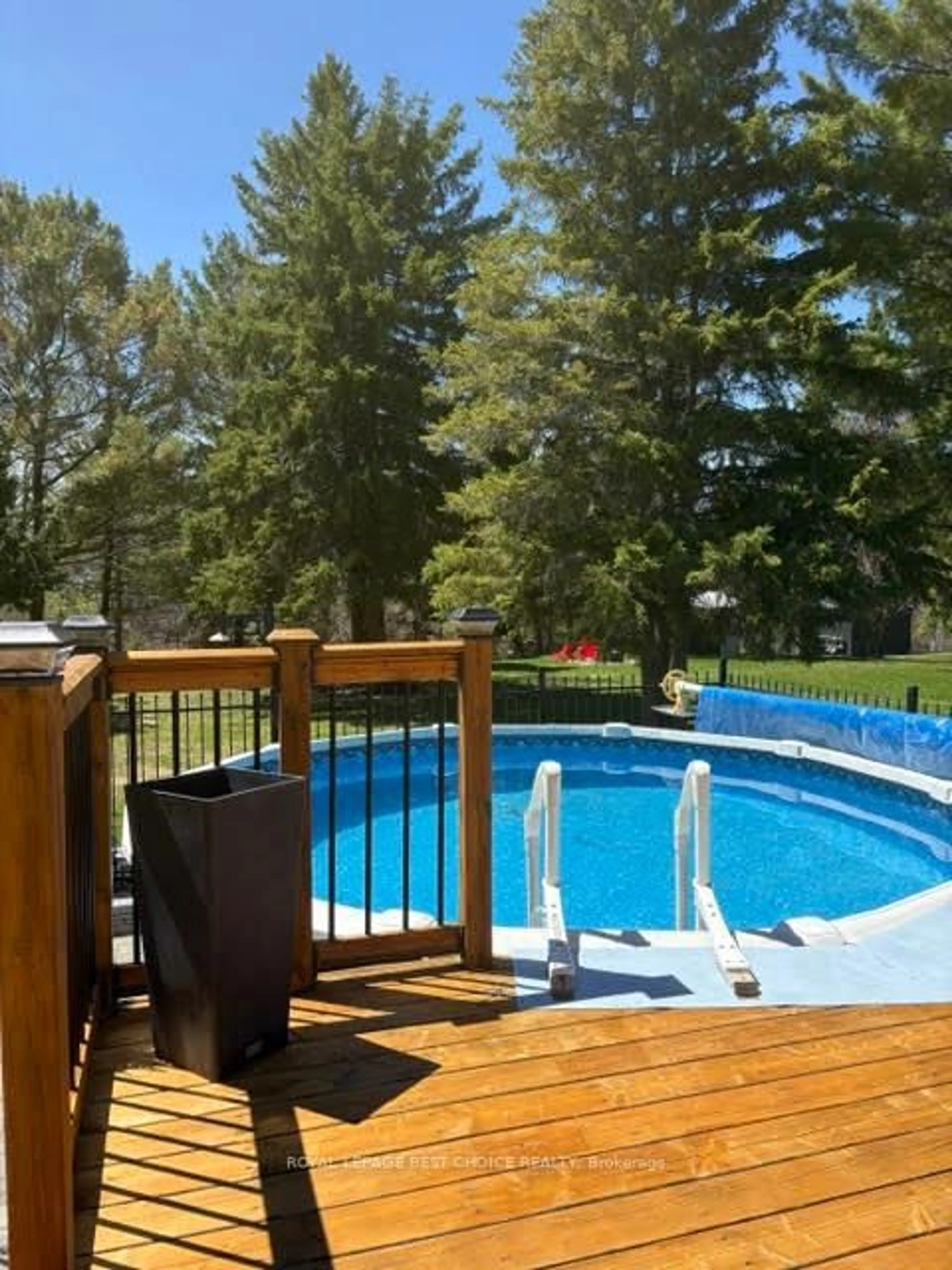Pool for 246 Pine St, Temiskaming Shores Ontario P0J 1P0