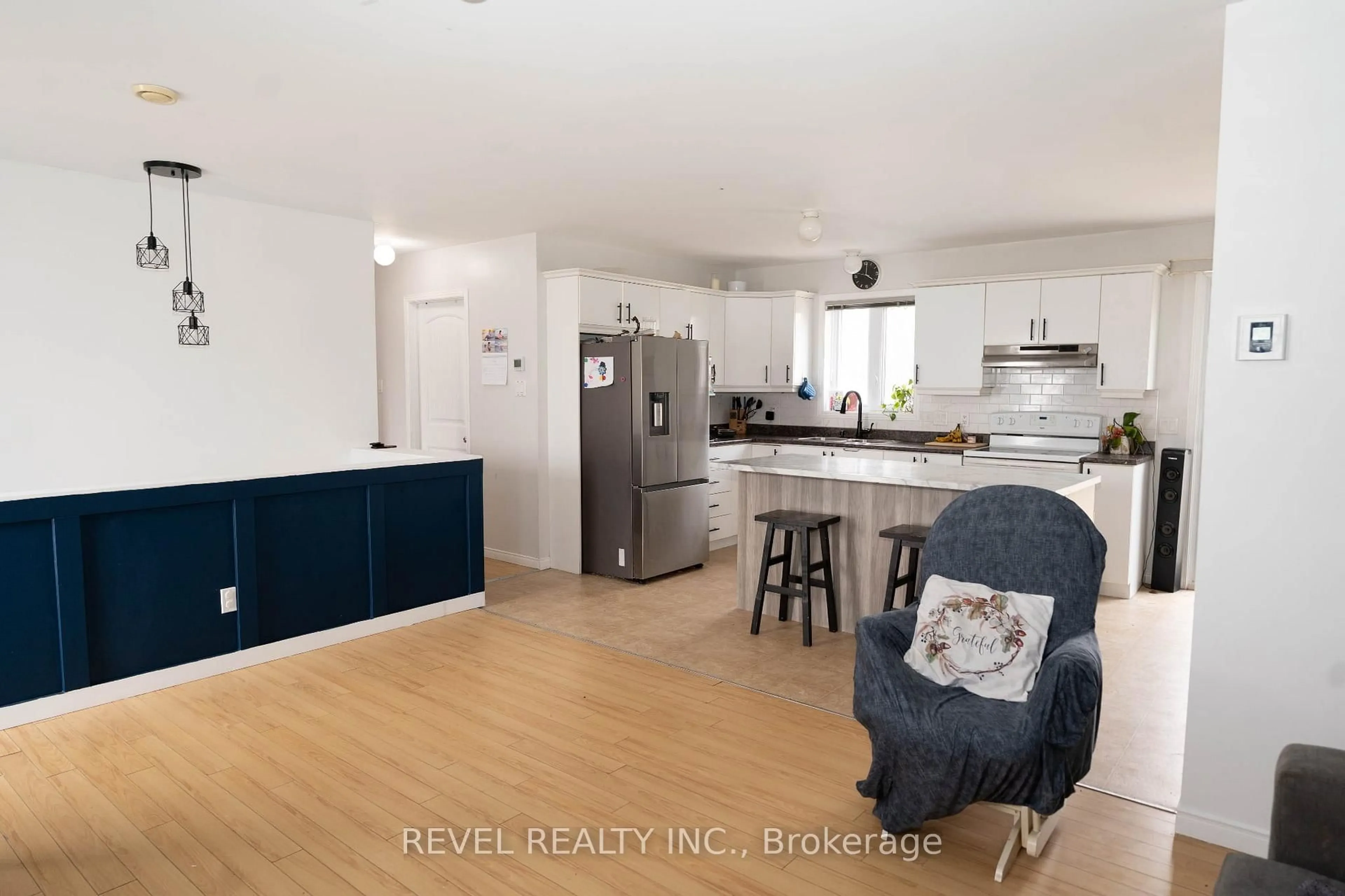 Open concept kitchen, unknown for 11 Fifth St, Cochrane Ontario P0L 1C0