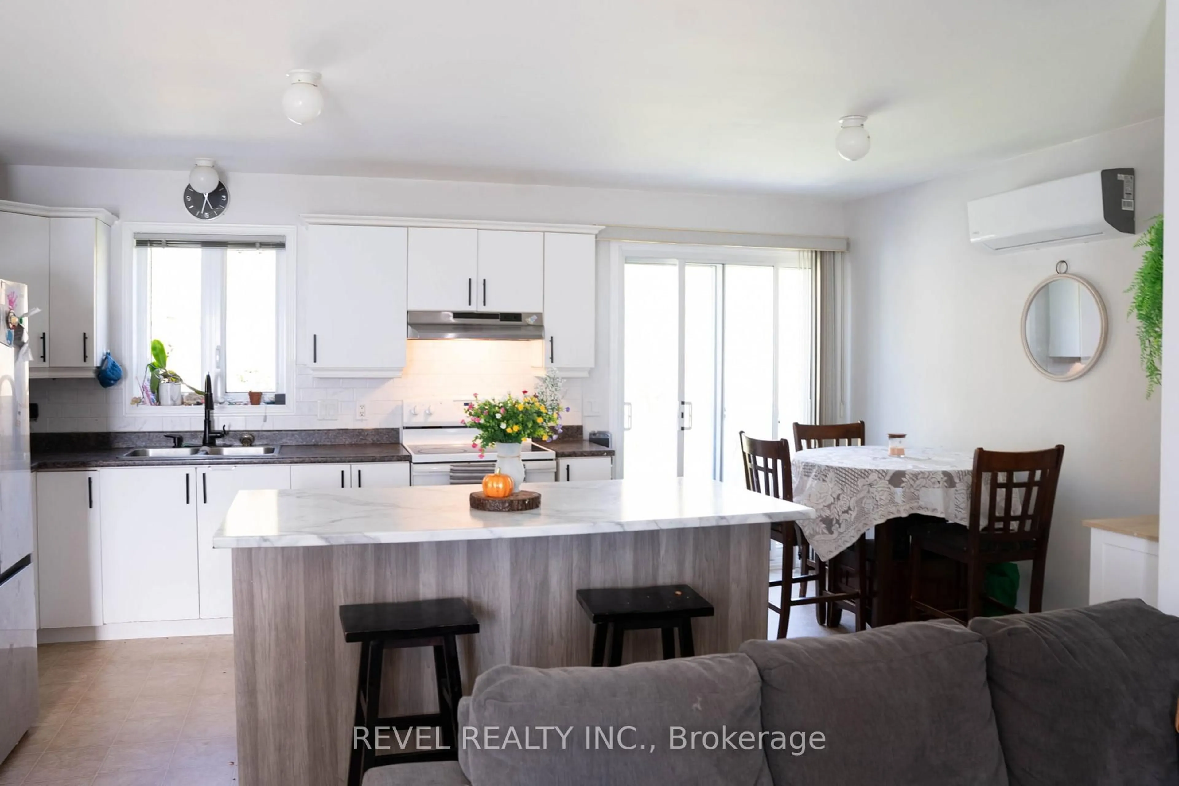 Open concept kitchen, unknown for 11 Fifth St, Cochrane Ontario P0L 1C0