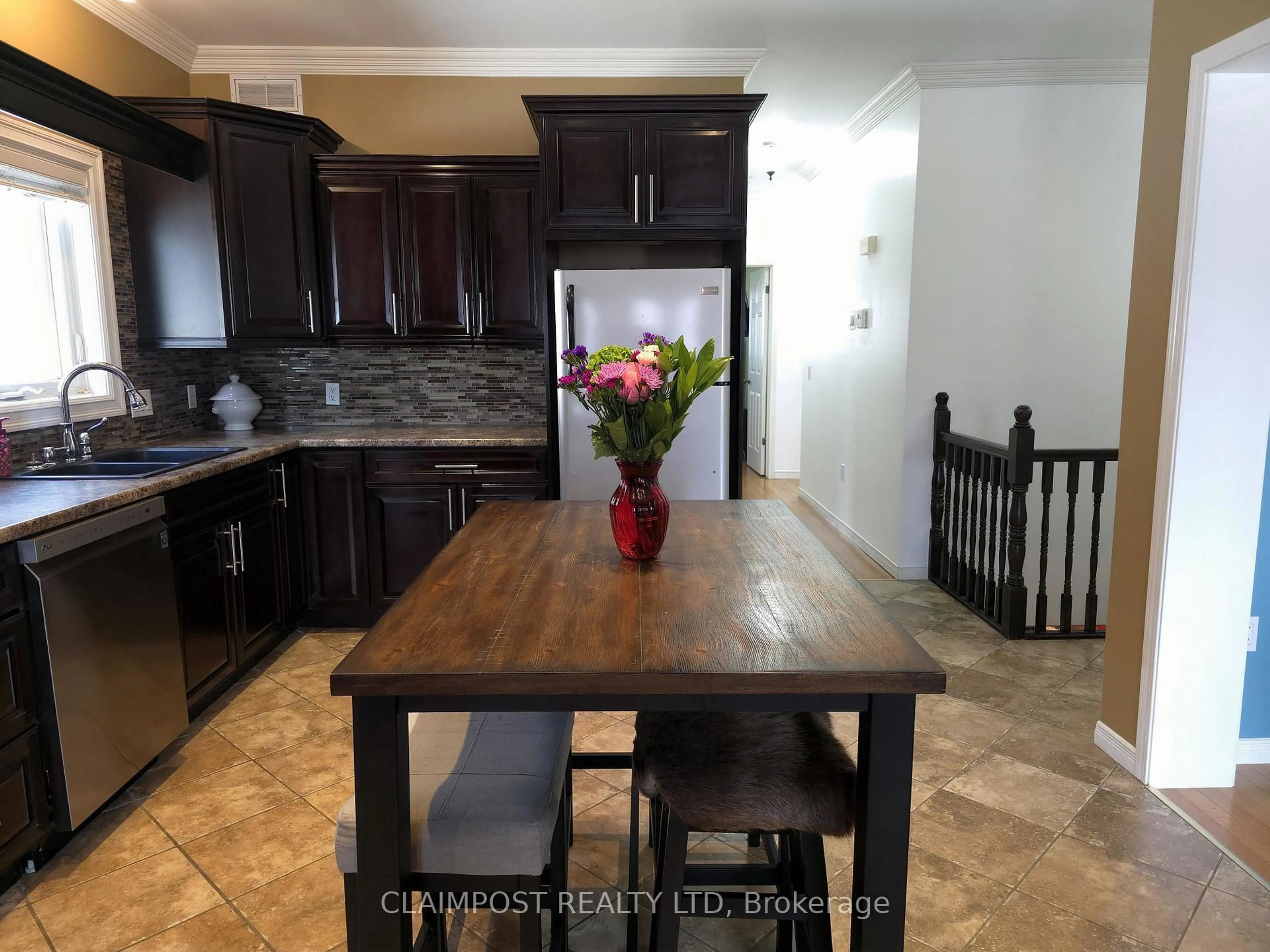 Open concept kitchen, ceramic/tile floor for 78 Majestic Dr, Timmins Ontario P4R 1N6