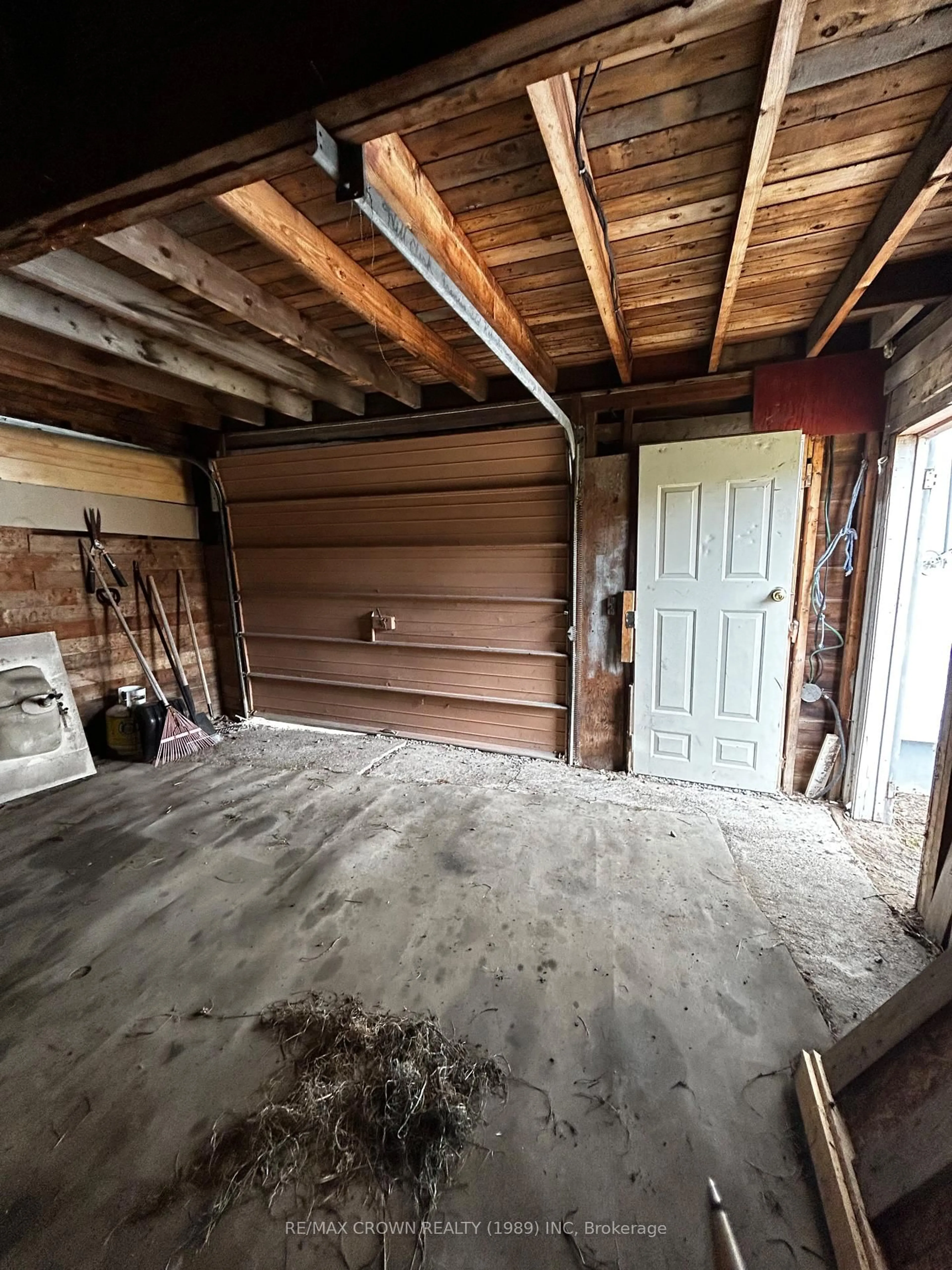 Indoor garage for 38 Cournoyer St, Kapuskasing Ontario P5N 2N3