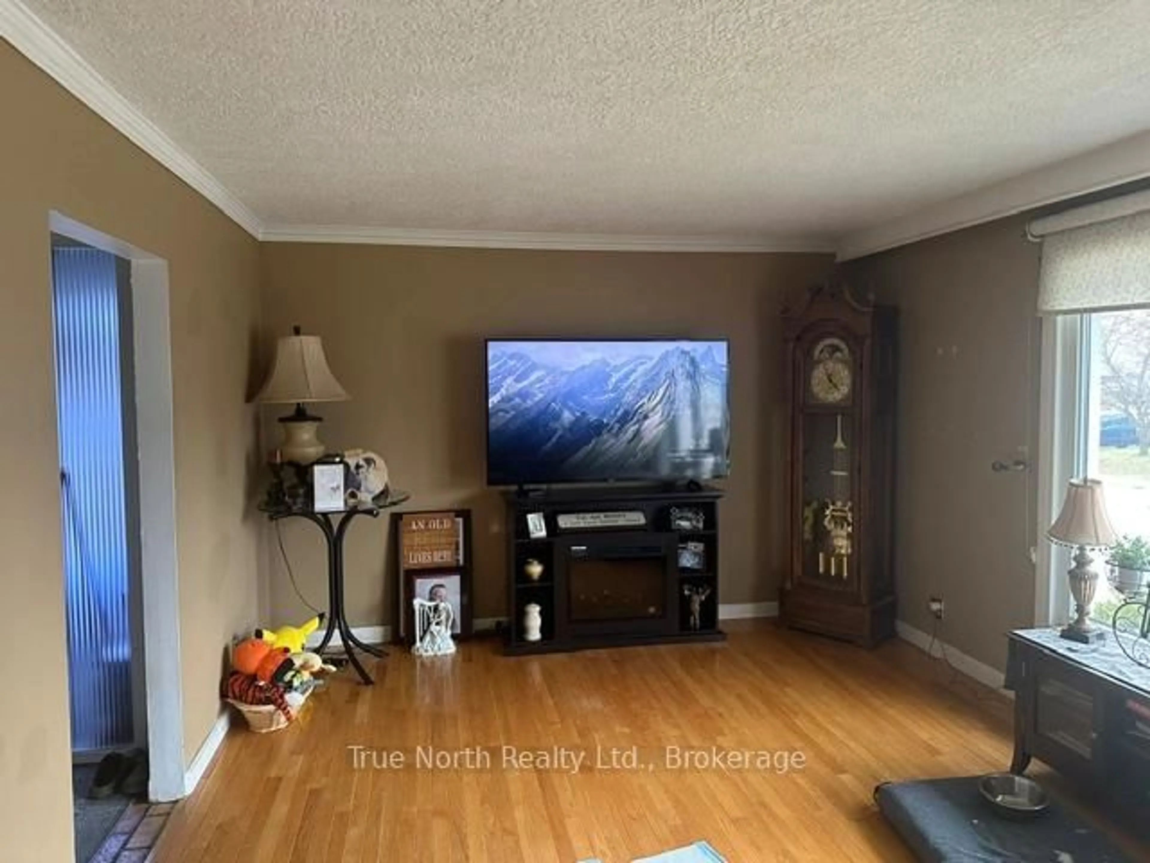 A pic of a room for 35 Ottawa St, Kapuskasing Ontario P5N 1Y6