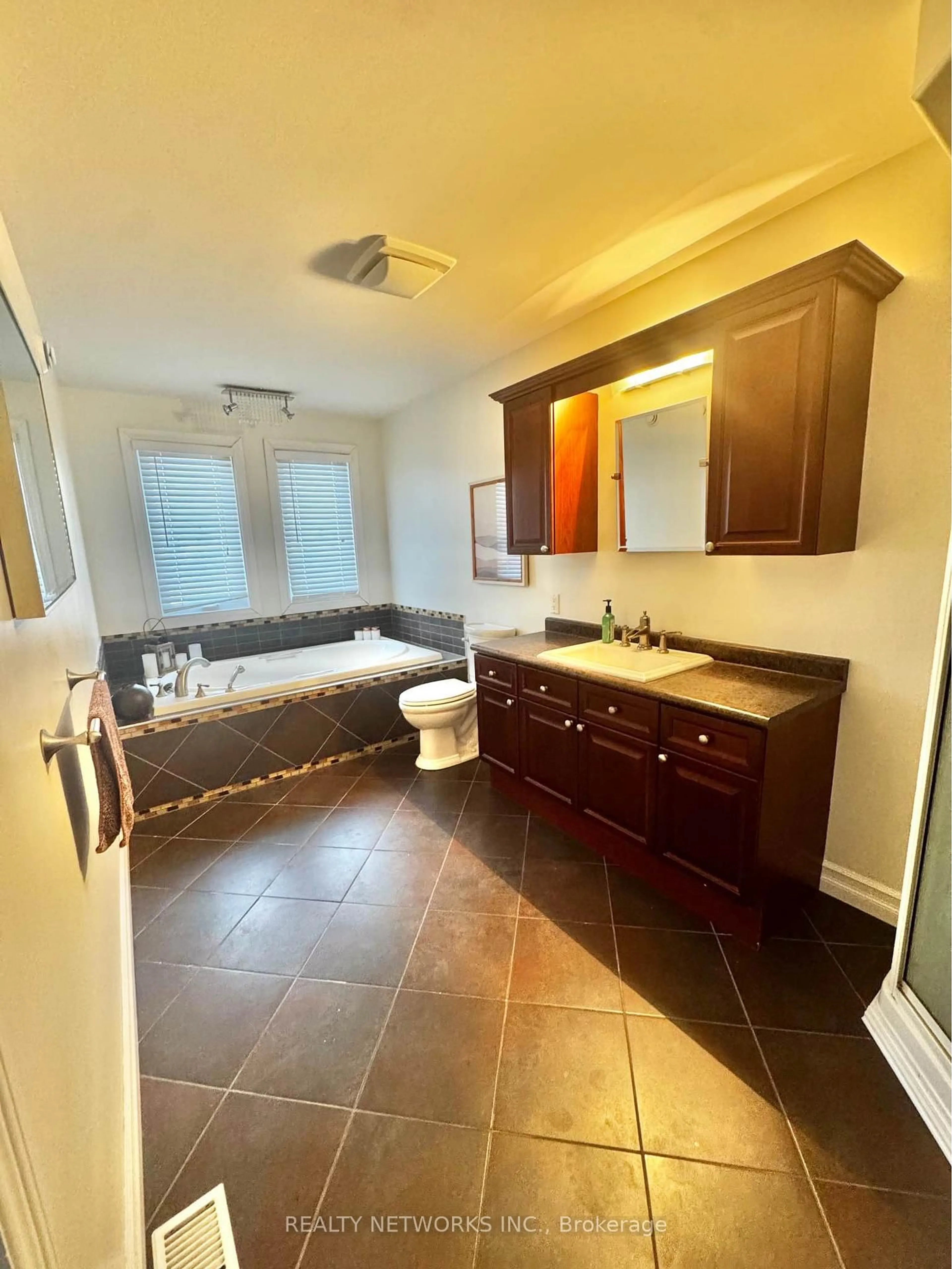 Contemporary bathroom, ceramic/tile floor for 75 Emerald St, Timmins Ontario P4R 1N3