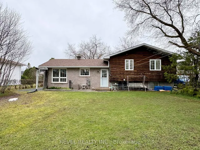 452 Eleventh Ave, Cochrane 3
