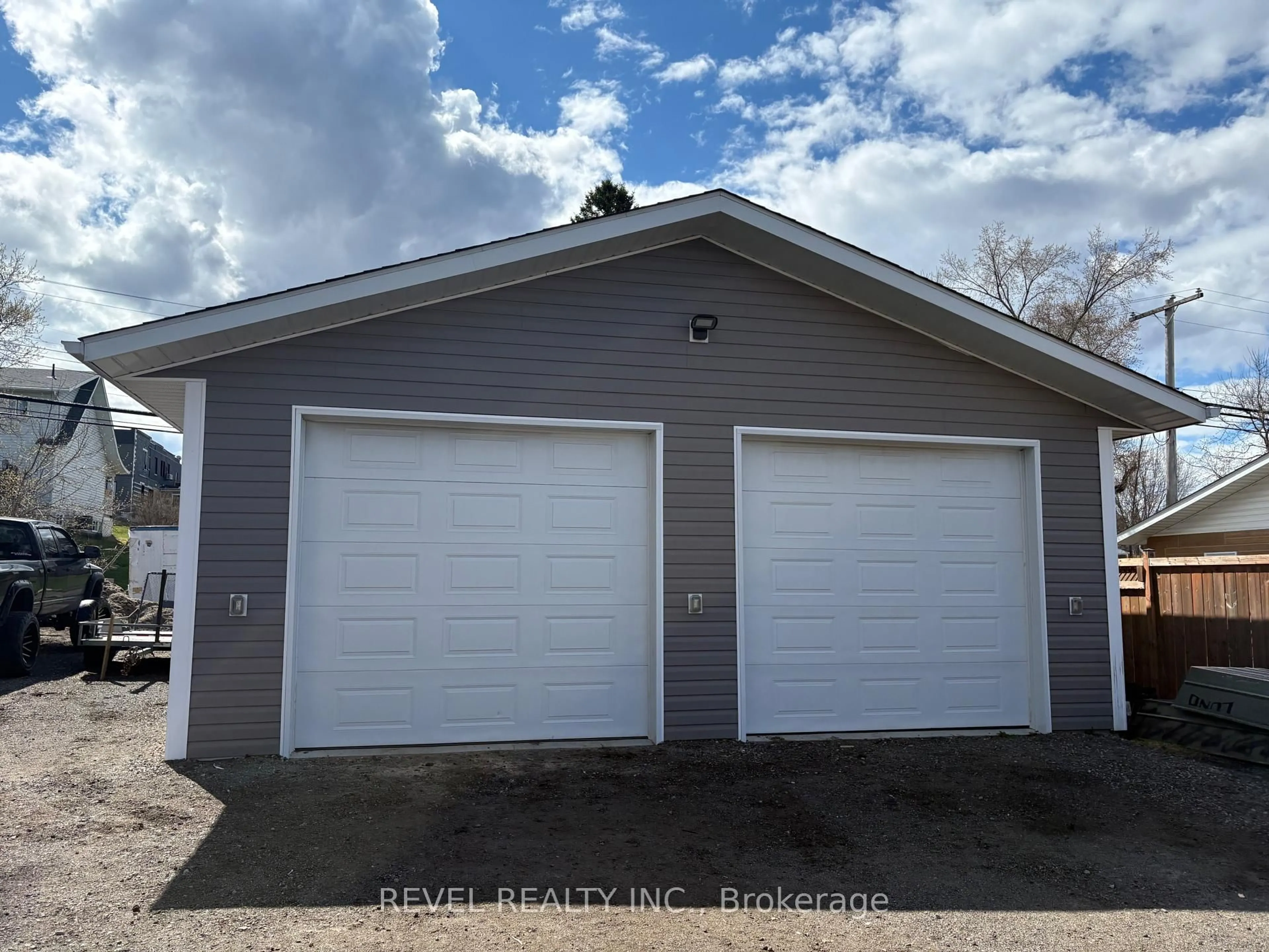 Indoor garage for 241 Sixth Ave, Cochrane Ontario P0L 1C0