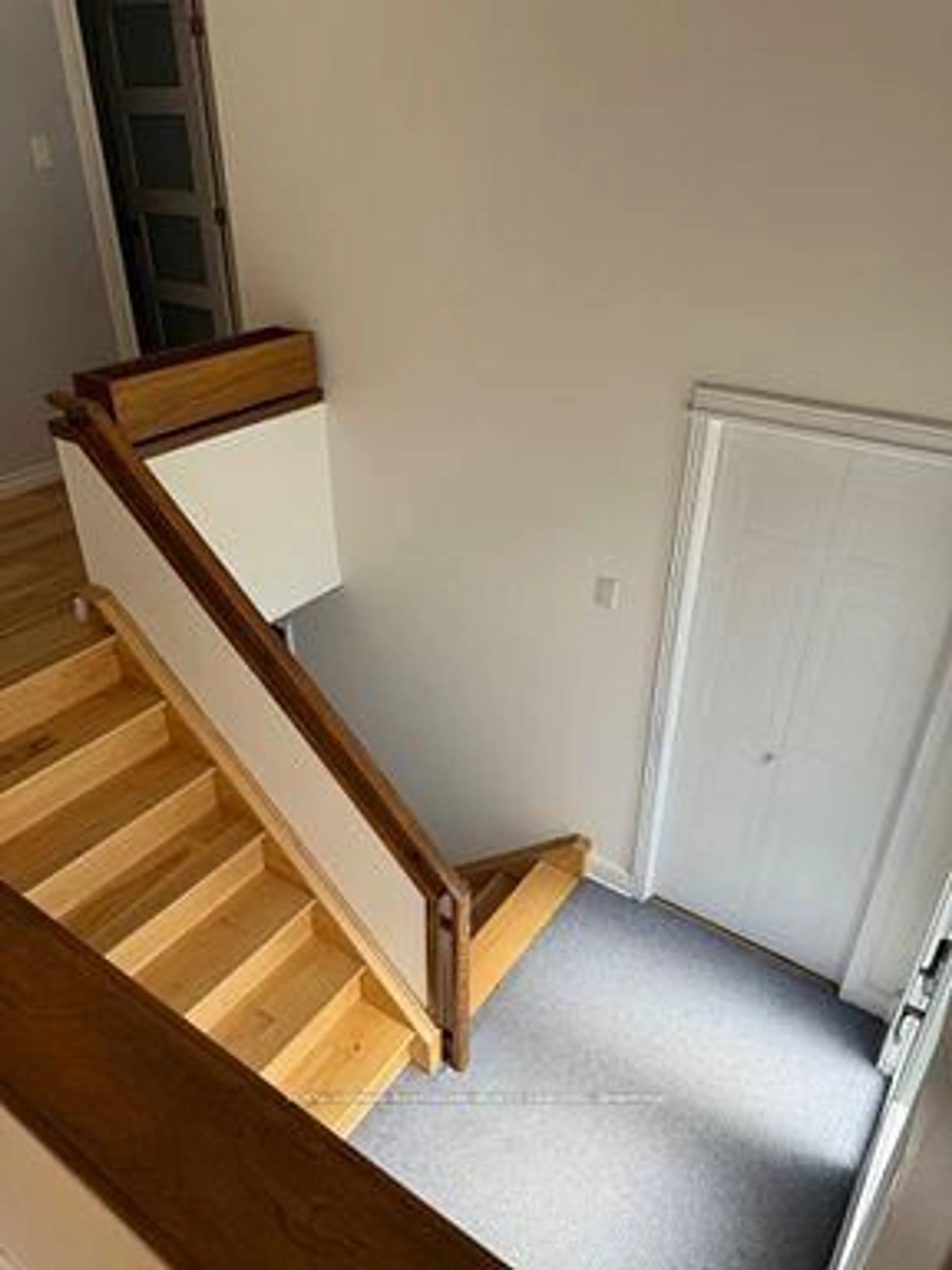 Stairs for 84 Brousseau Ave, Timmins Ontario P4N 5Y2
