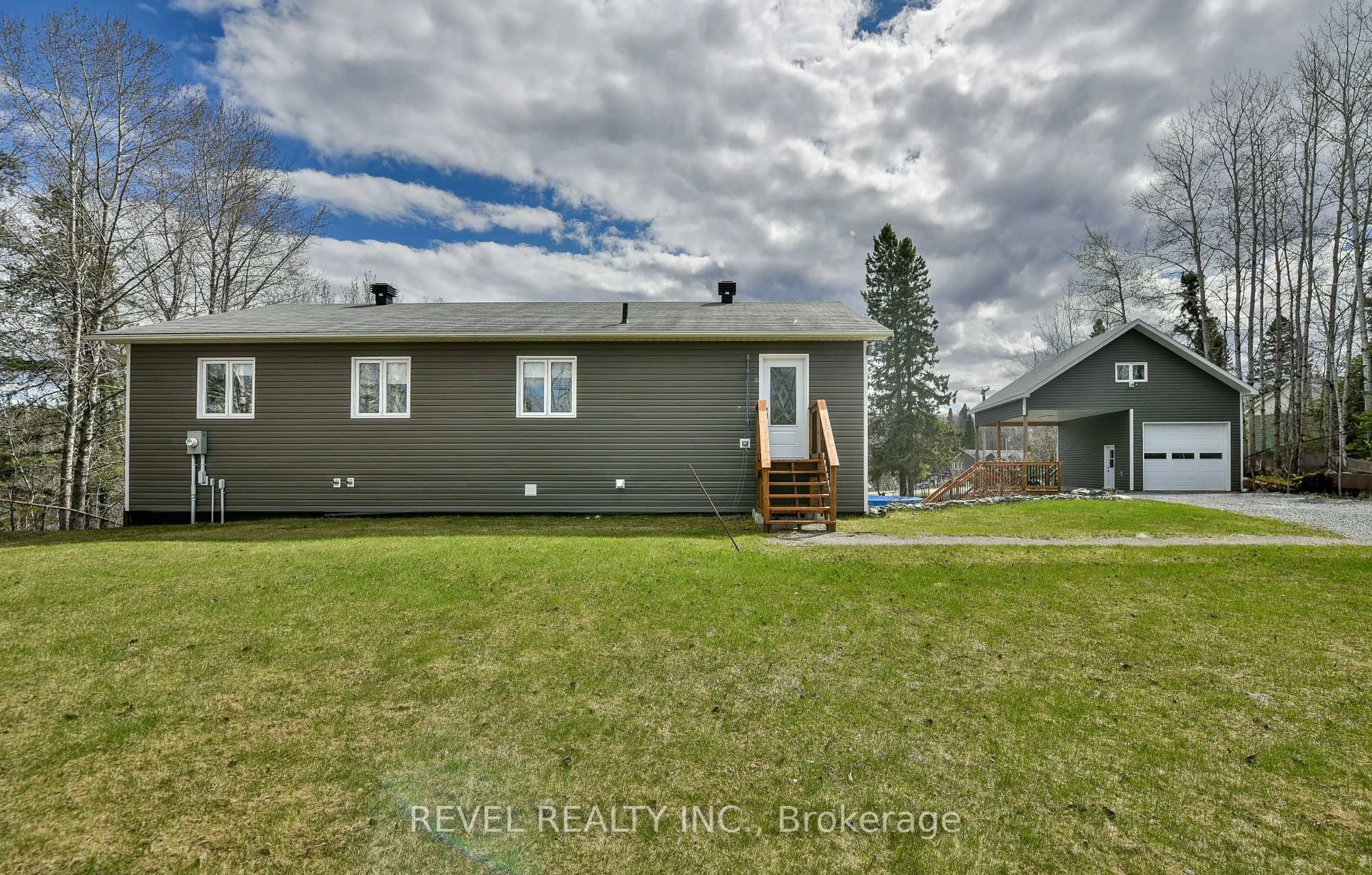 A pic from outside/outdoor area/front of a property/back of a property/a pic from drone, unknown for 1570 Gold Mine Rd, Timmins Ontario P4N 7C2
