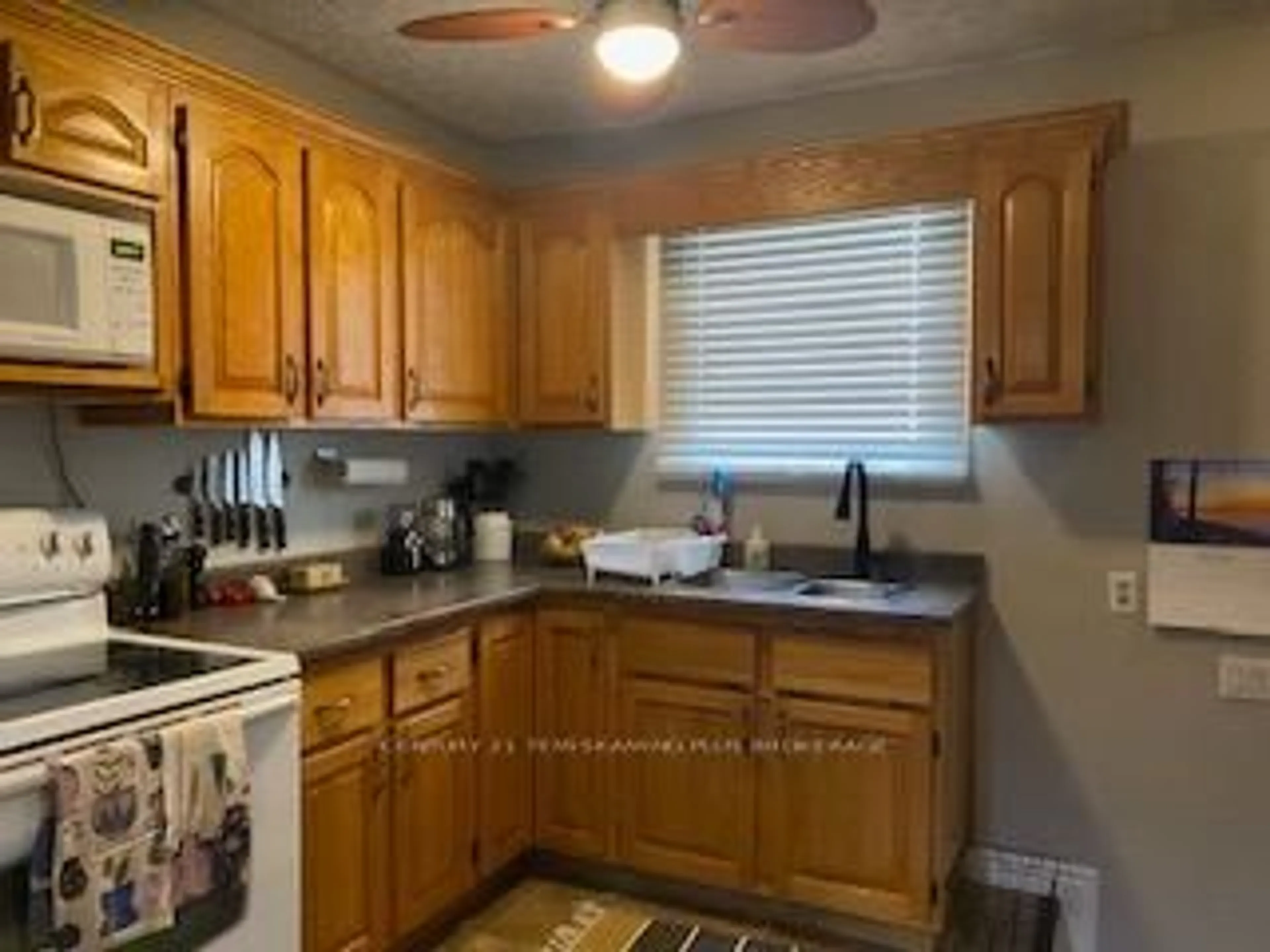 Standard kitchen, unknown for 562 Bolger Ave, Temiskaming Shores Ontario P0J 1P0