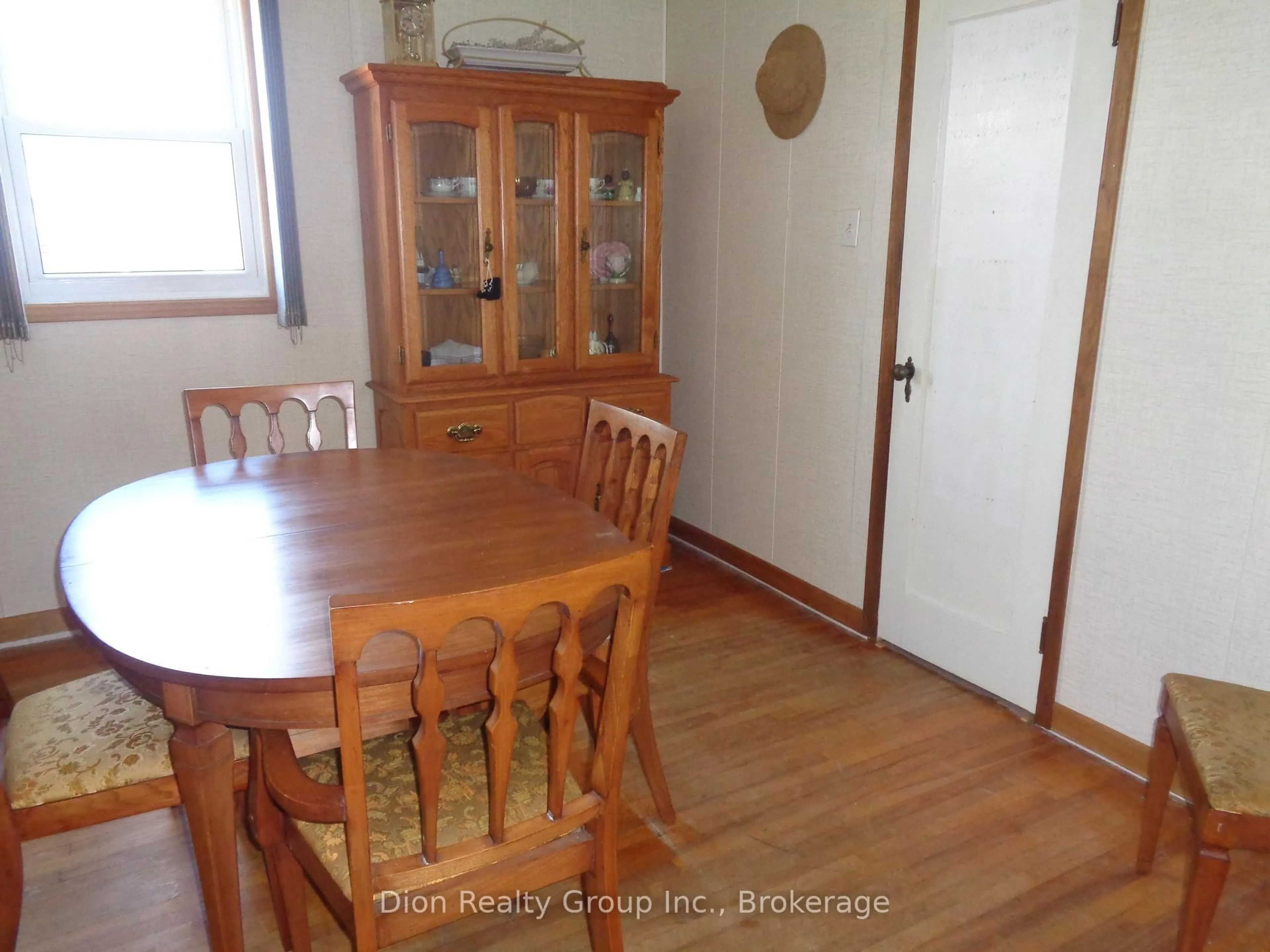 Dining room, wood/laminate floor for 40 George St, Kirkland Lake Ontario P0K 1B0