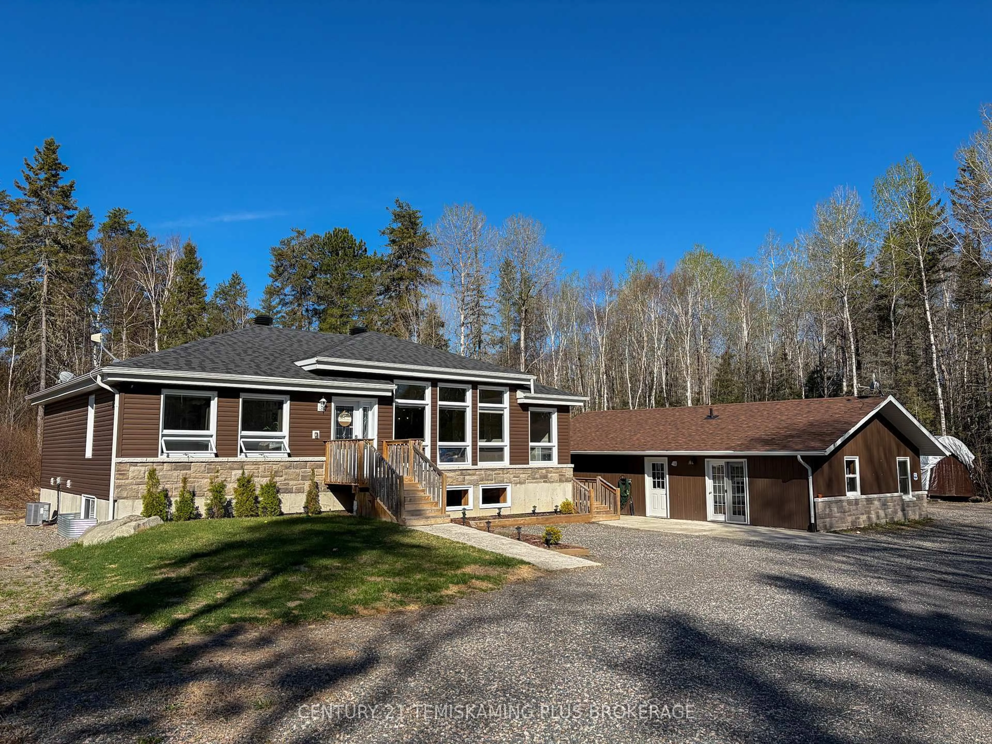 Home with vinyl exterior material, unknown for 877804 Bass Lake Rd, Timiskaming Ontario P0J 1C0