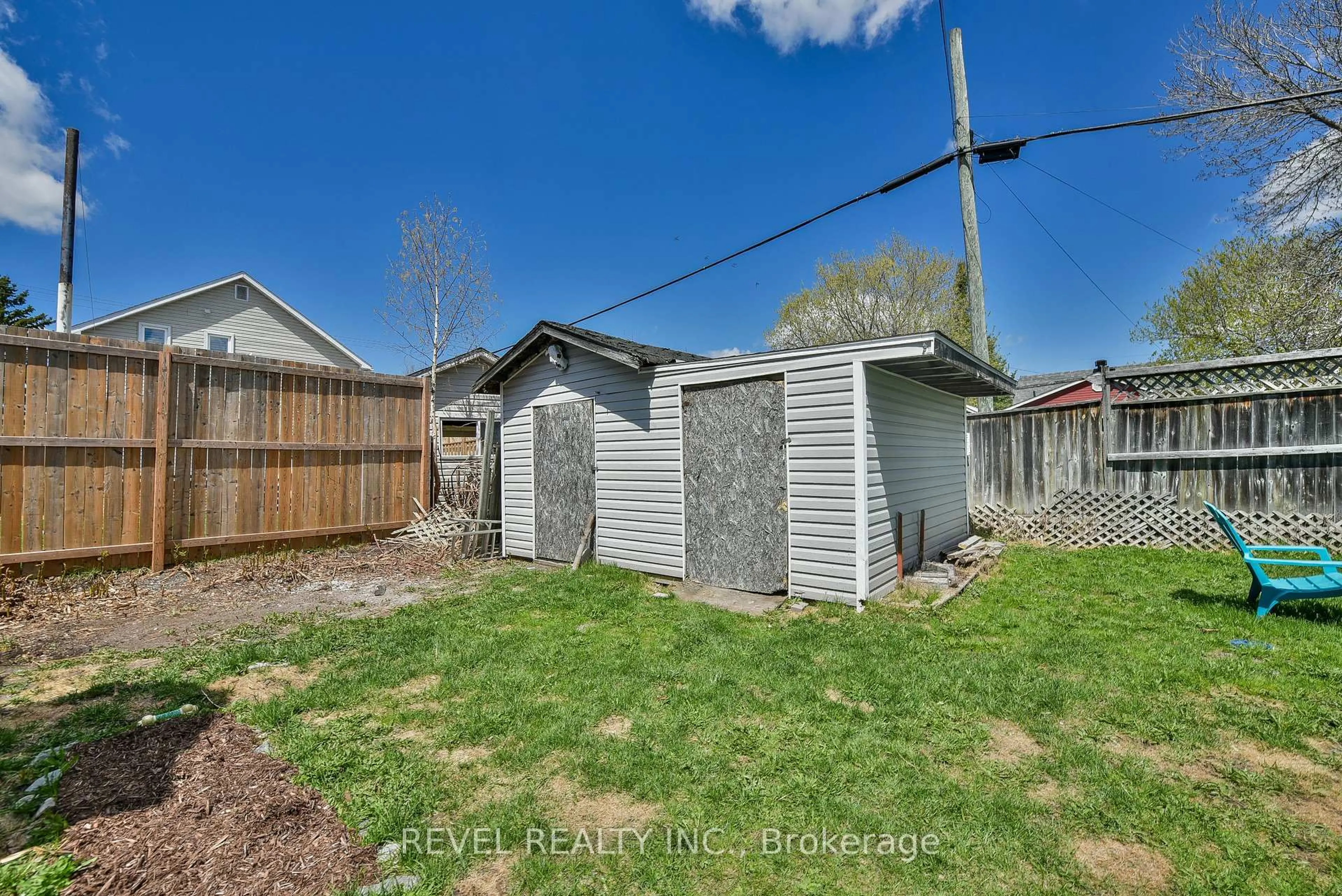Shed for 100 Cecil Ave, Timmins Ontario P0N 1H0