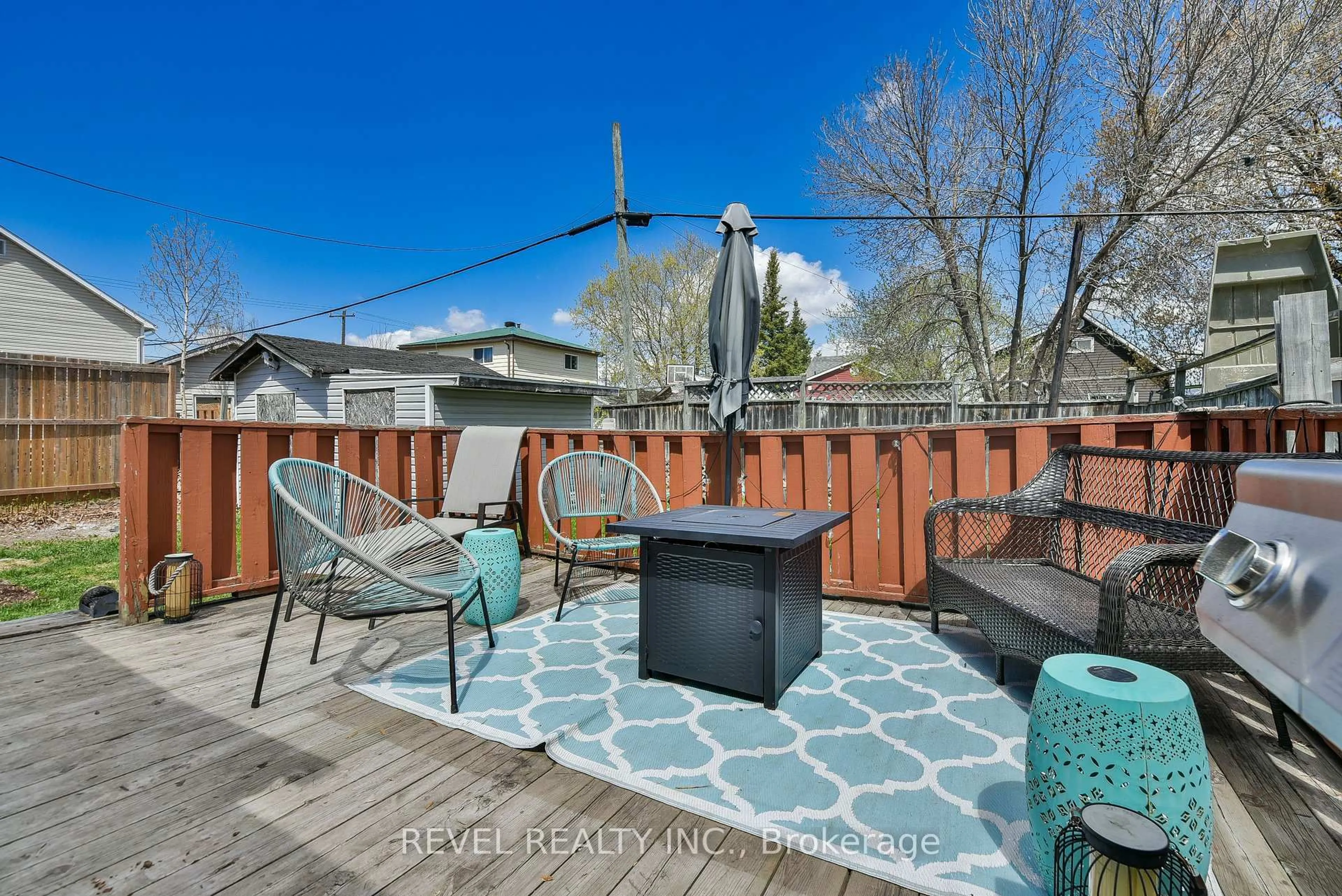 Patio, unknown for 100 Cecil Ave, Timmins Ontario P0N 1H0