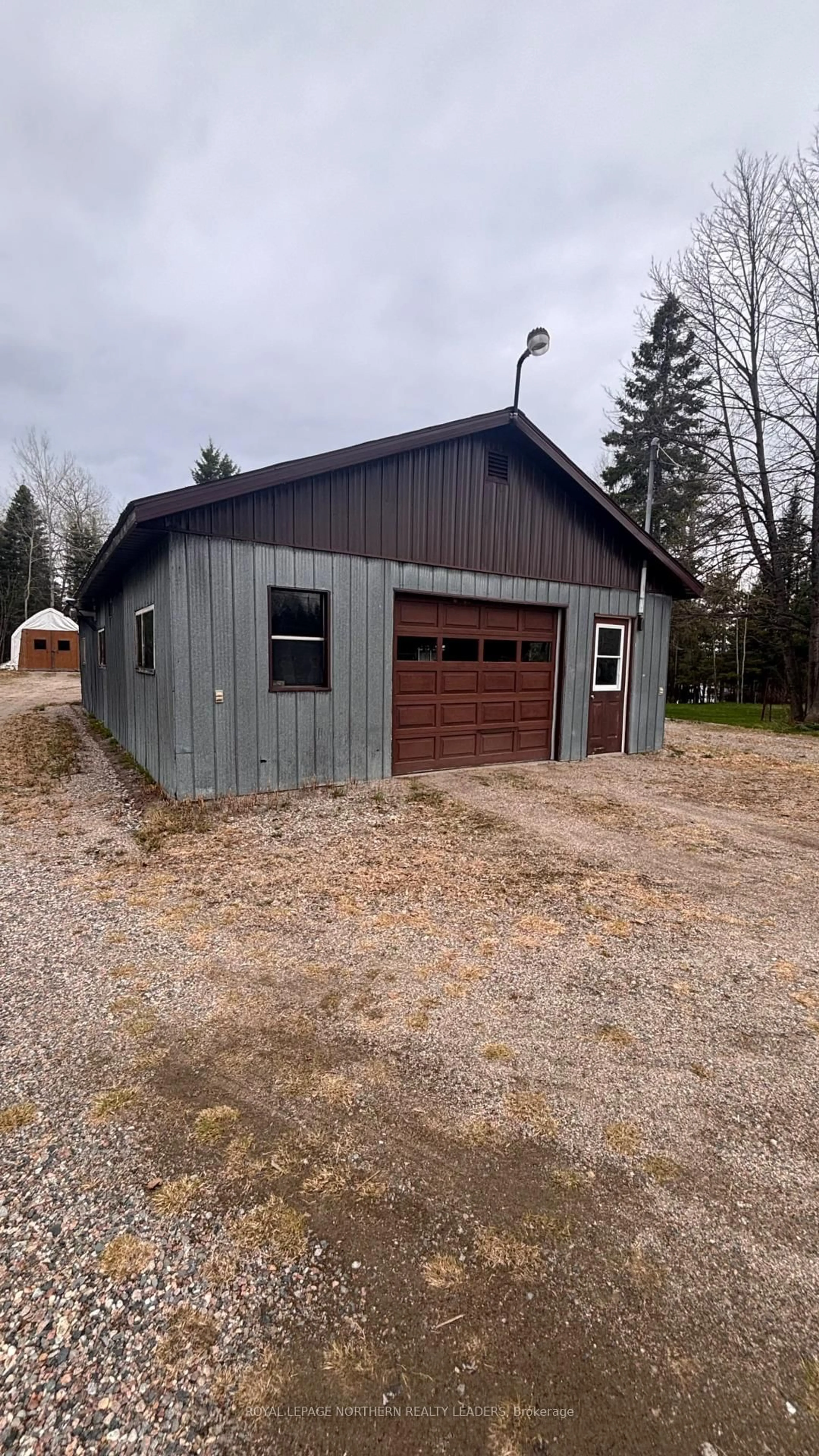 Indoor garage for 9255 Hwy 11 Highway, Iroquois Falls Ontario P0K 1G0