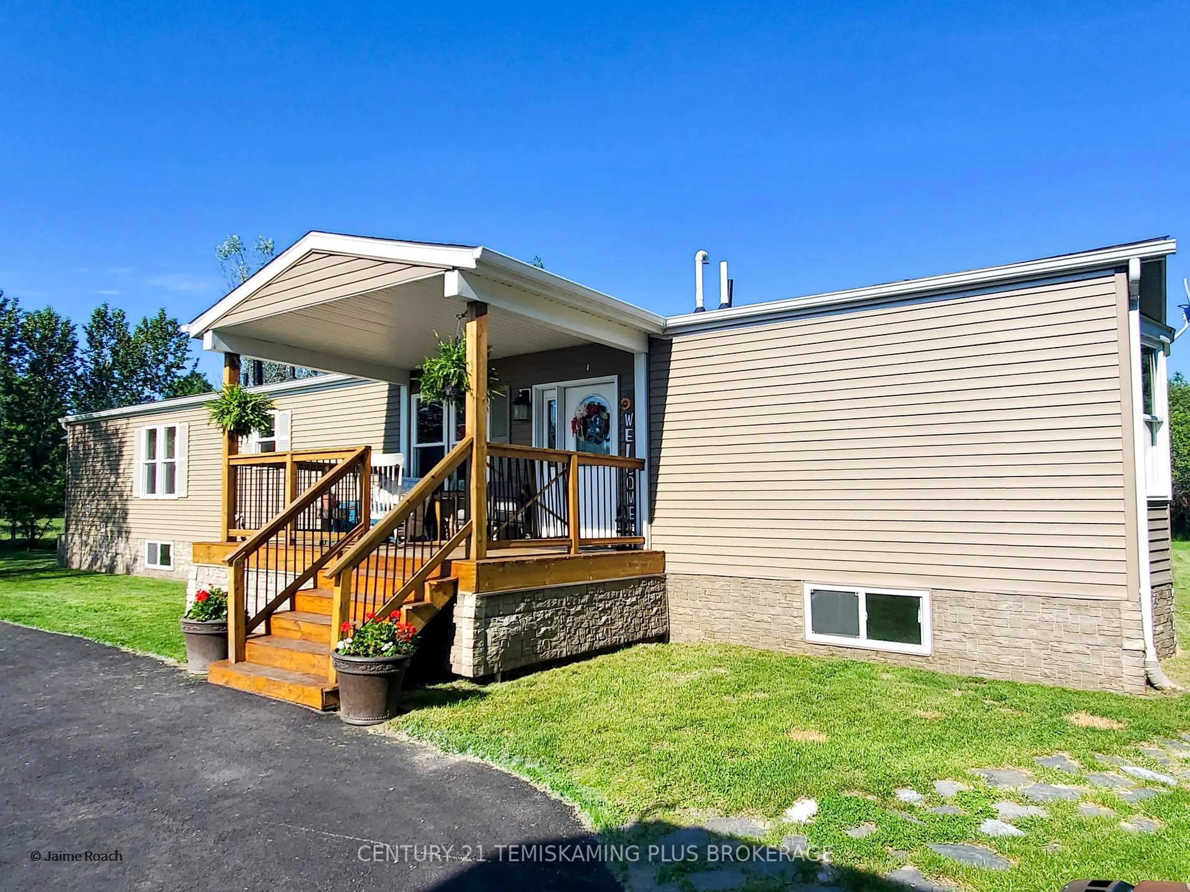 Home with vinyl exterior material, unknown for 474203 Kap Kig Iwan Rd, Englehart Ontario P0J 1H0