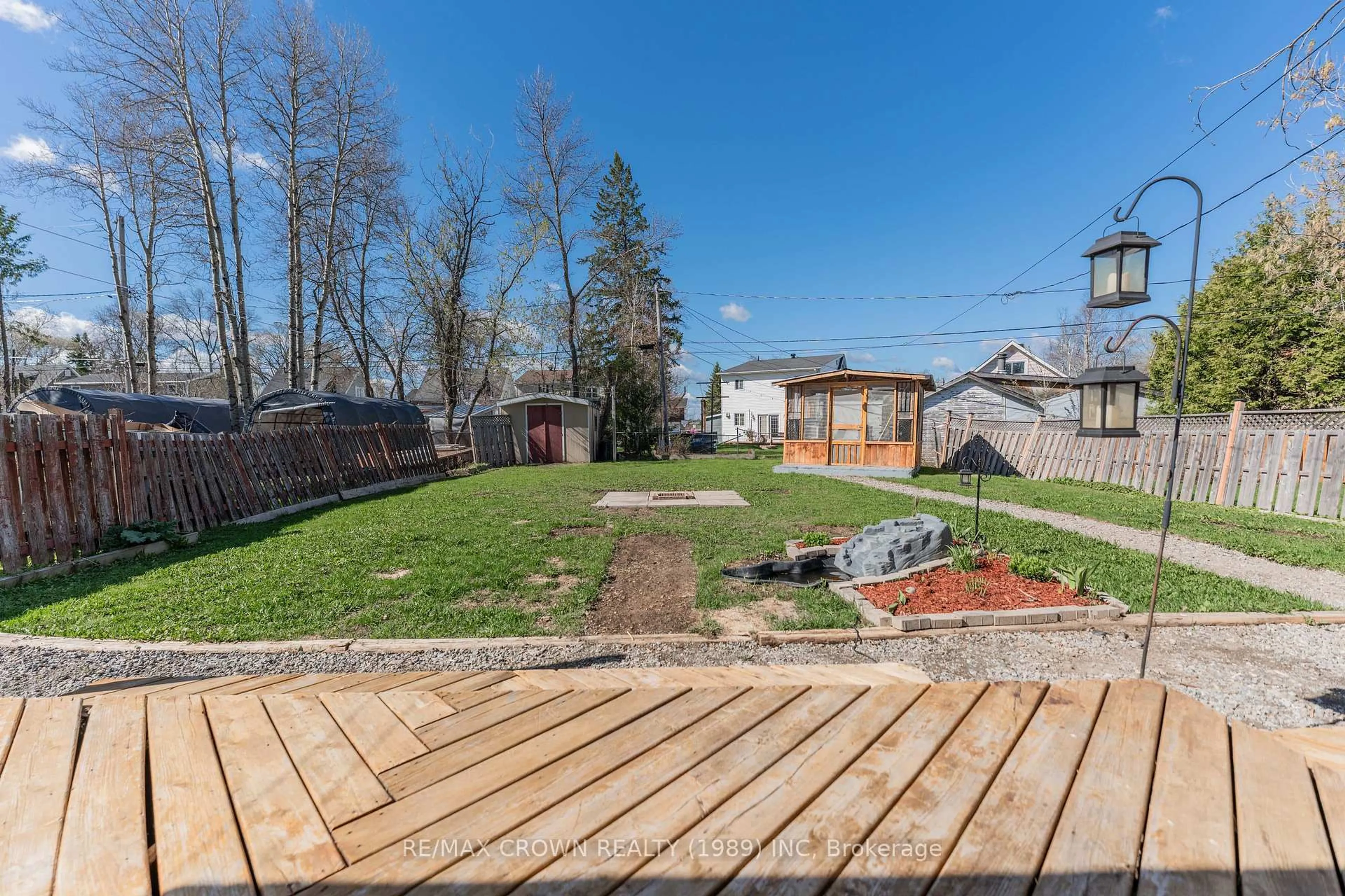 Unknown for 33 Dominion Ave, Kapuskasing Ontario P5N 1N9