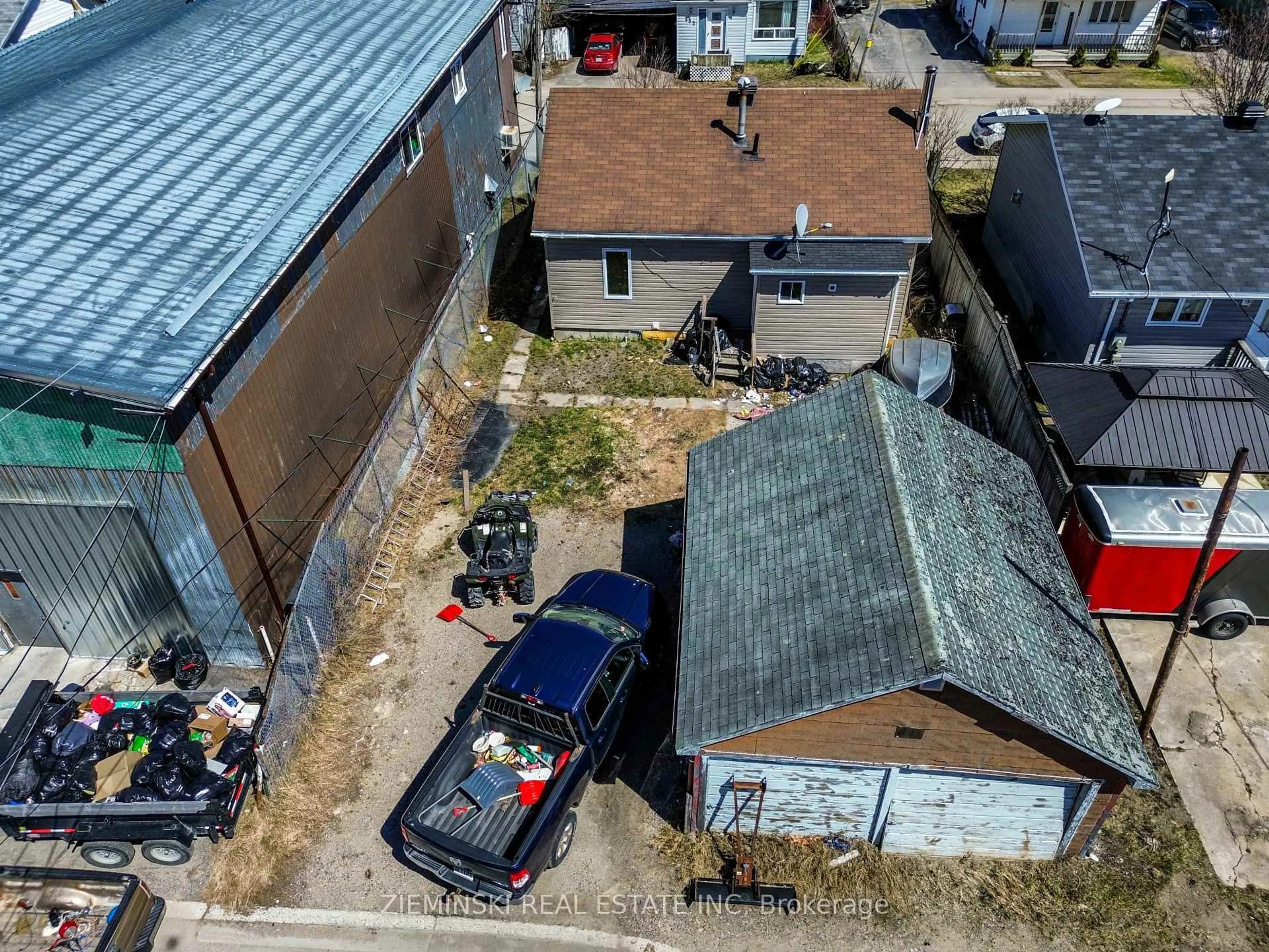A pic from outside/outdoor area/front of a property/back of a property/a pic from drone, street for 553 D'Iberville Ave, Iroquois Falls Ontario P0K 1G0