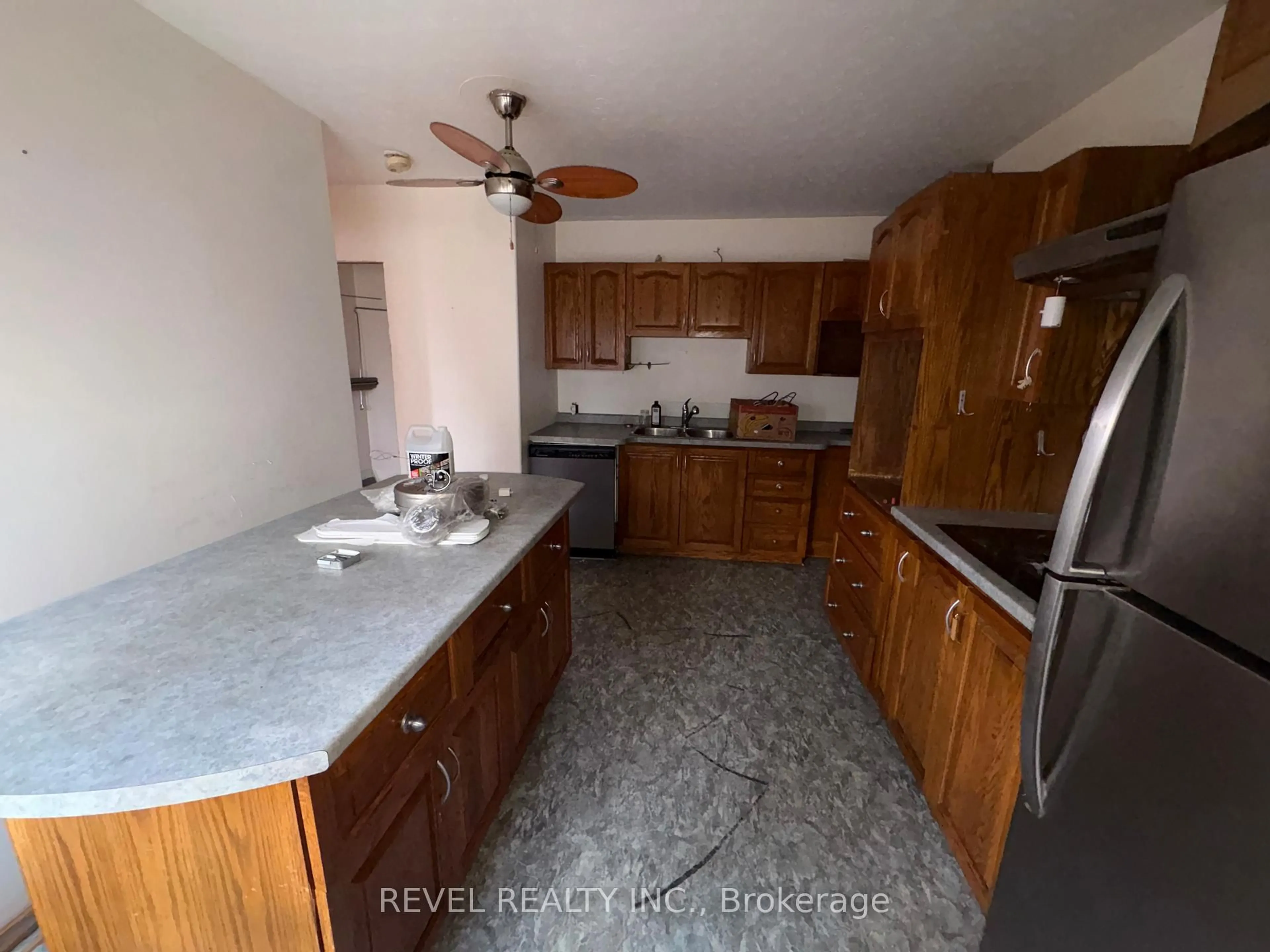 Standard kitchen, unknown for 555 Spruce St, Timmins Ontario P4N 2P1