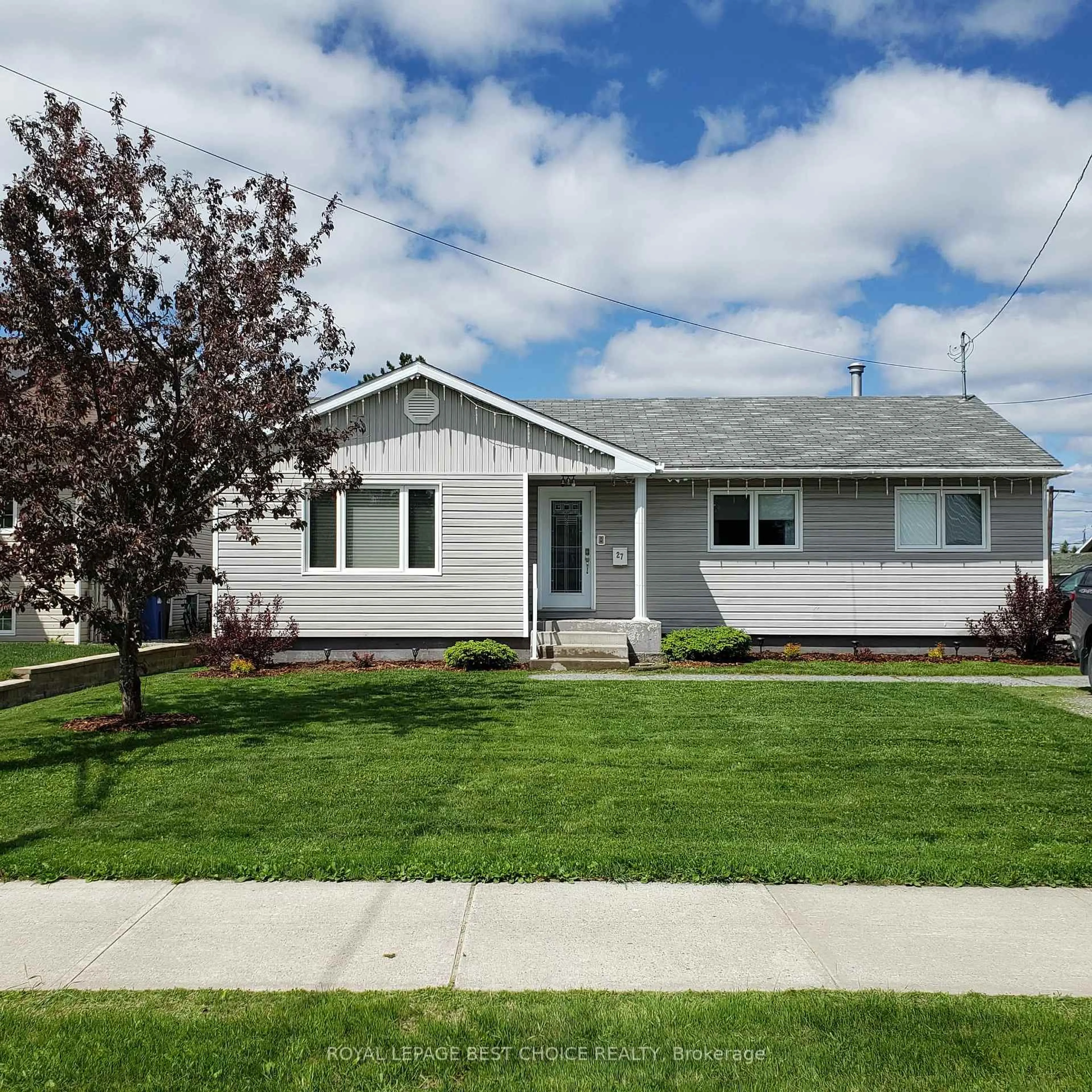 Home with vinyl exterior material, street for 27 6th Ave, Englehart Ontario P0J 1H0