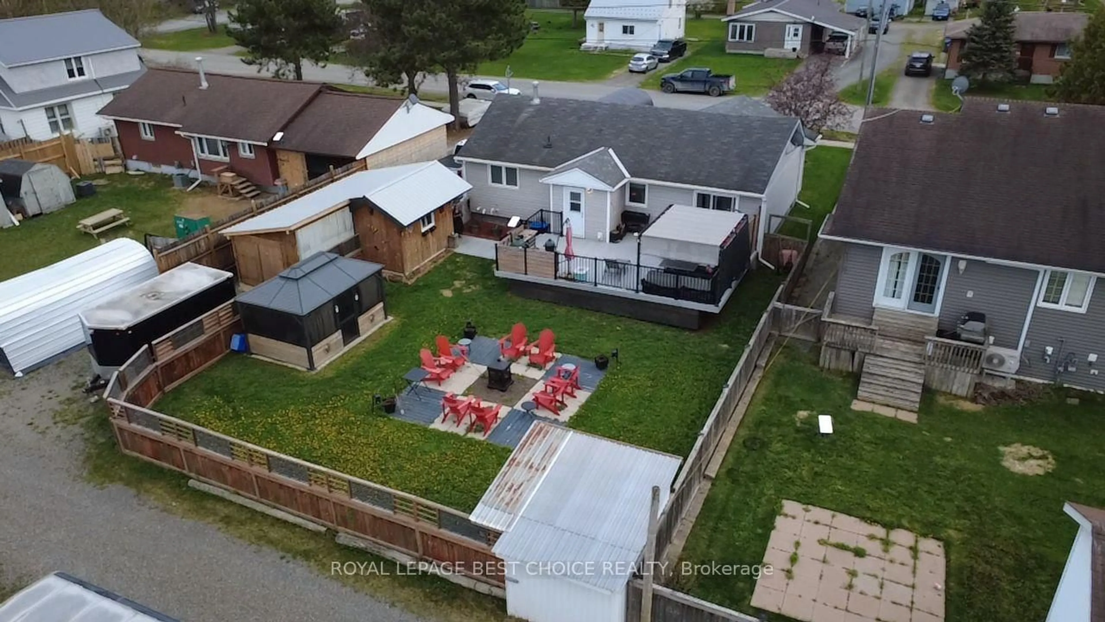 A pic from outside/outdoor area/front of a property/back of a property/a pic from drone, street for 27 6th Ave, Englehart Ontario P0J 1H0