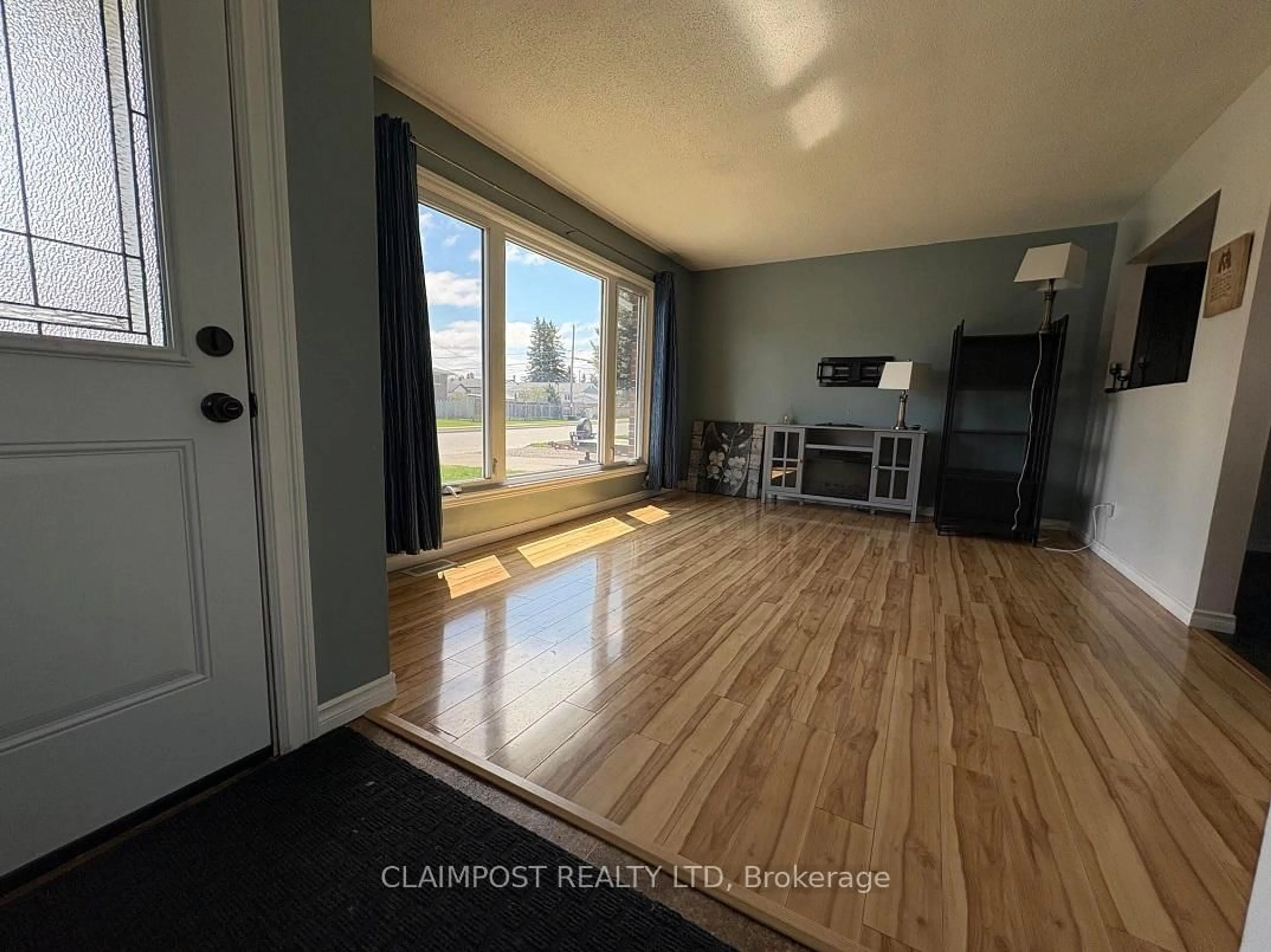 A pic of a room for 795 Denise St, Timmins Ontario P4N 7M5