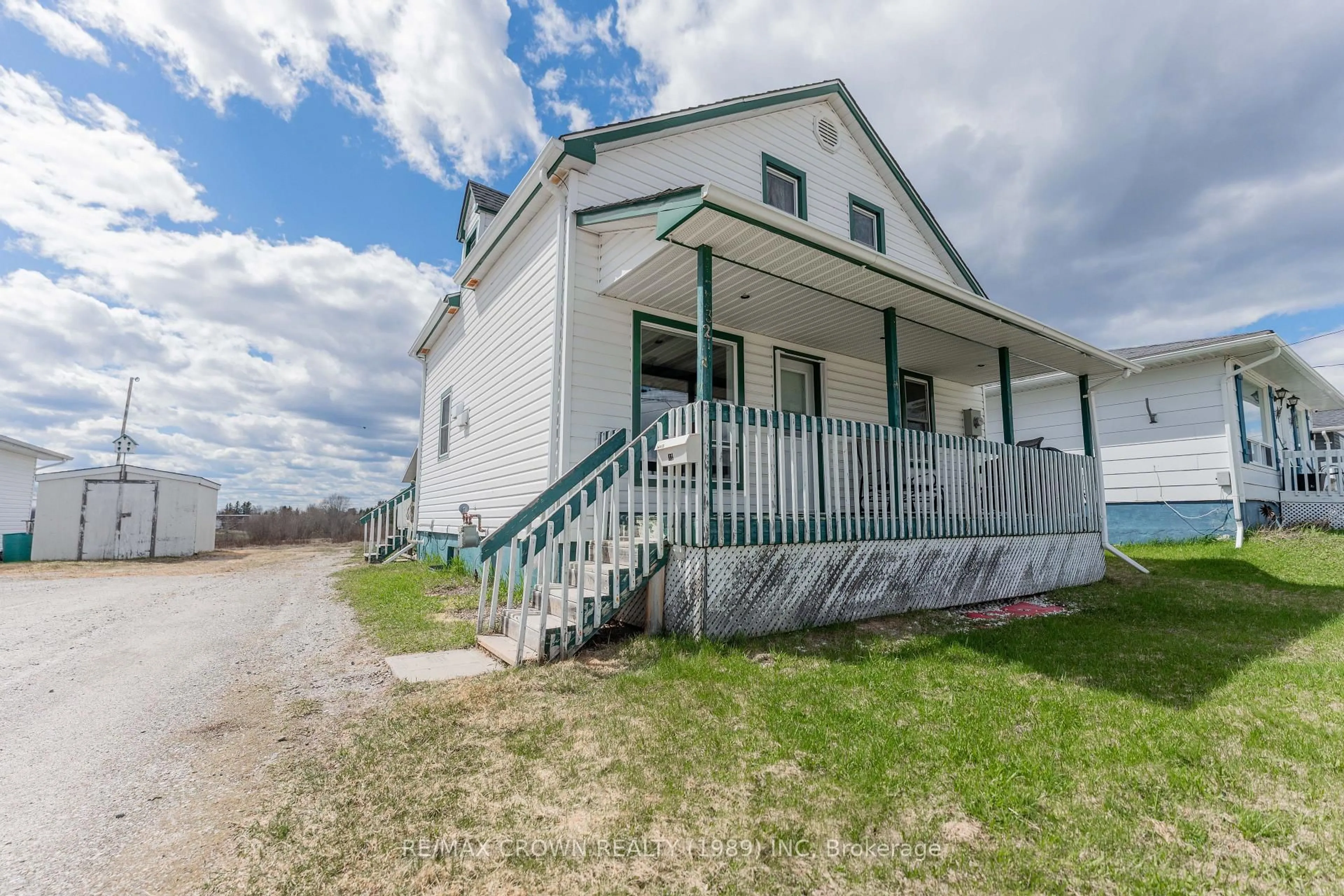 A pic from outside/outdoor area/front of a property/back of a property/a pic from drone, building for 32 Frontenac Cres, Kapuskasing Ontario P5N 2H8