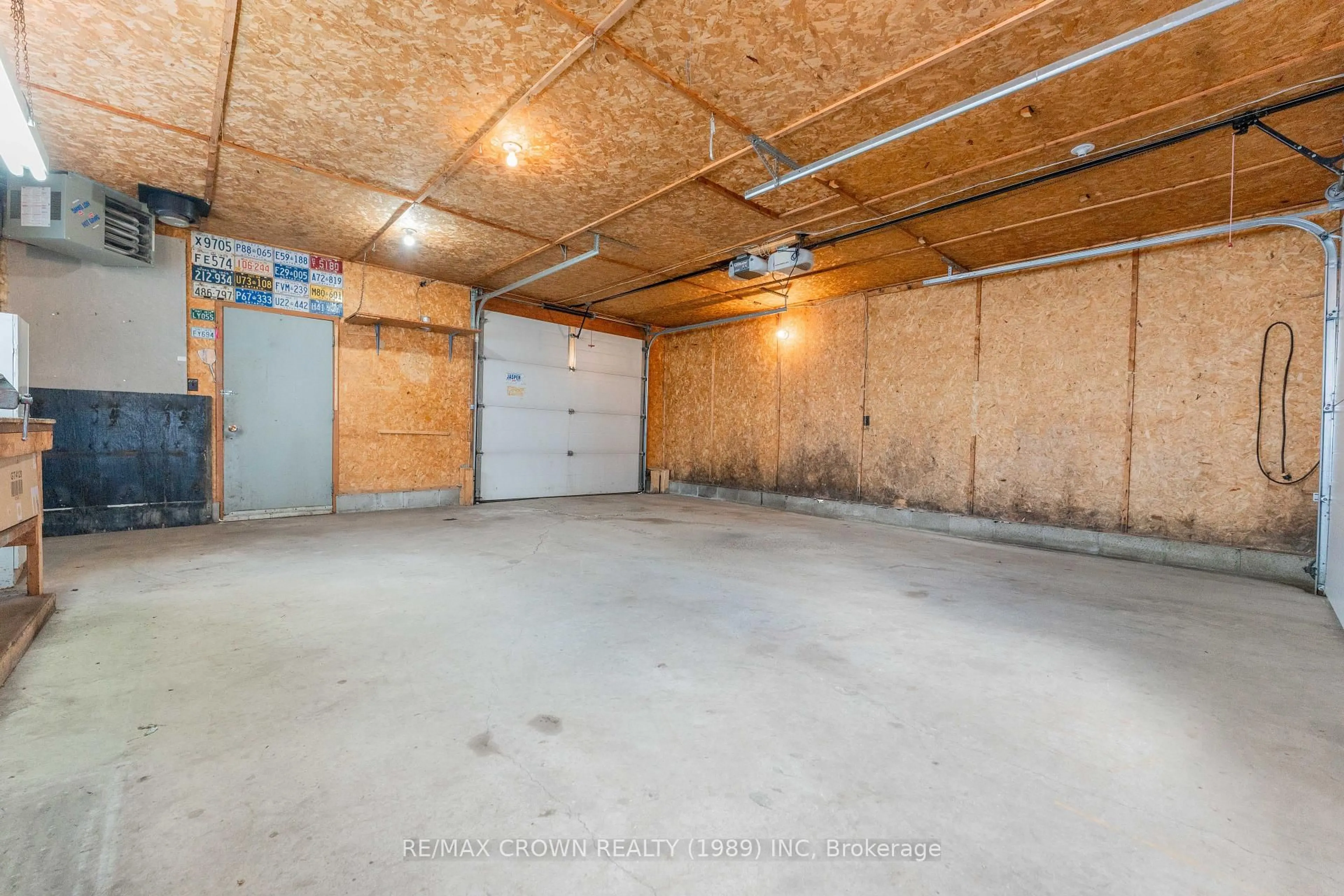Indoor garage for 35 Bowman Ave, Kapuskasing Ontario P5N 1M9