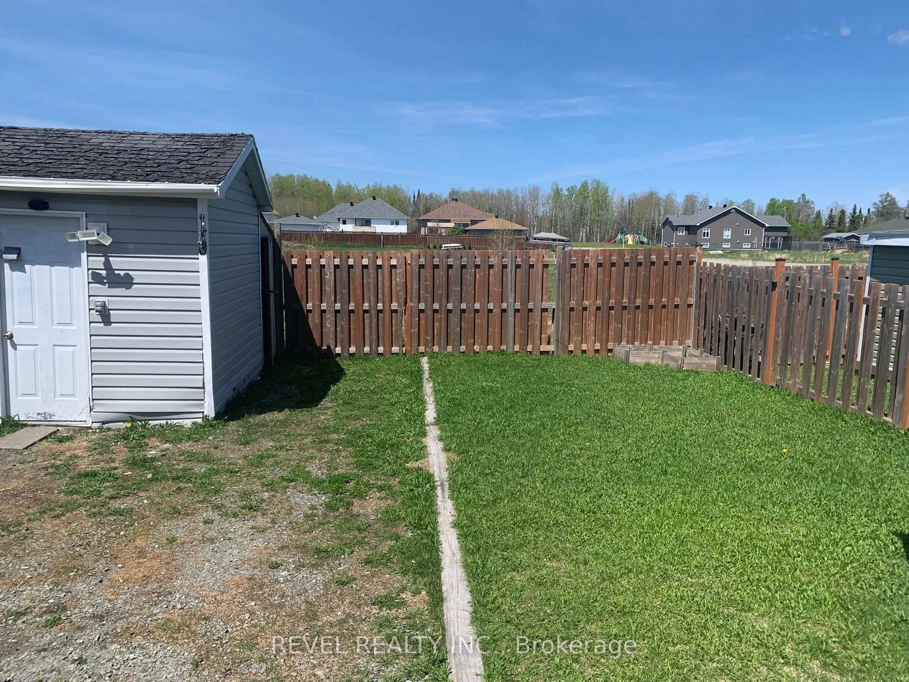 Shed for 1284 Park Ave, Timmins Ontario P4R 1L8