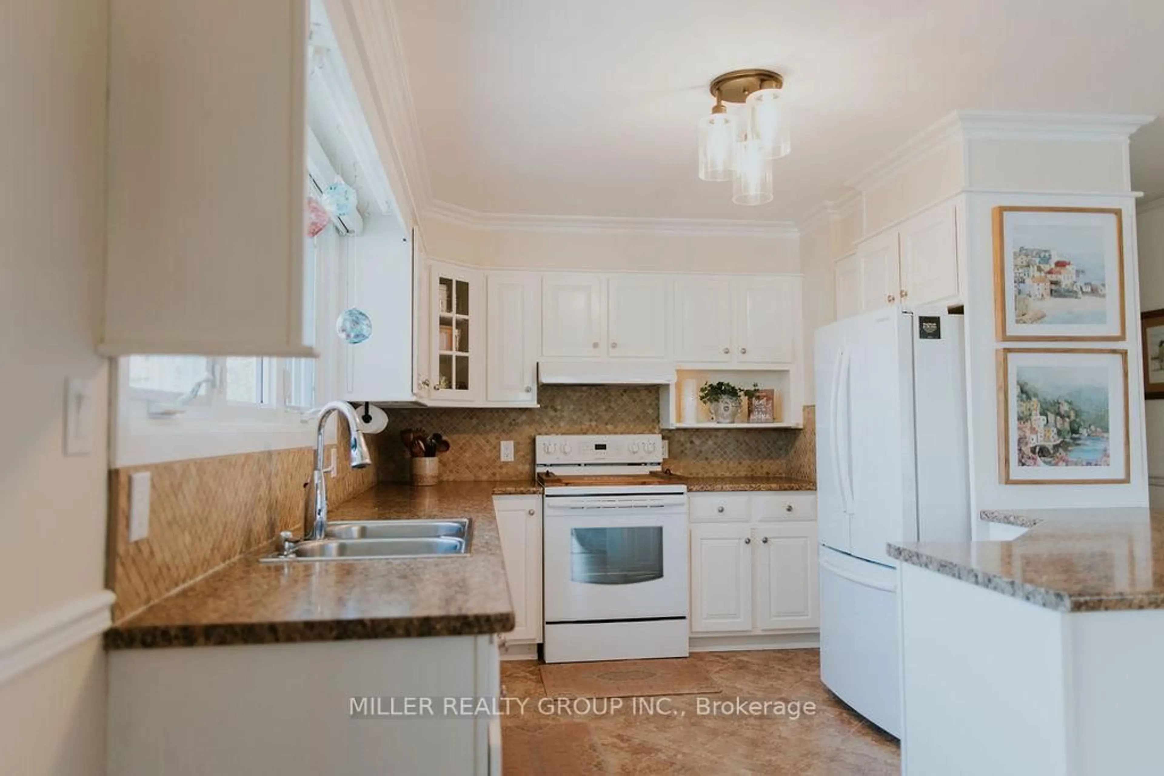 Standard kitchen, ceramic/tile floor for 208 Jaffray St, Temiskaming Shores Ontario P0J 1P0