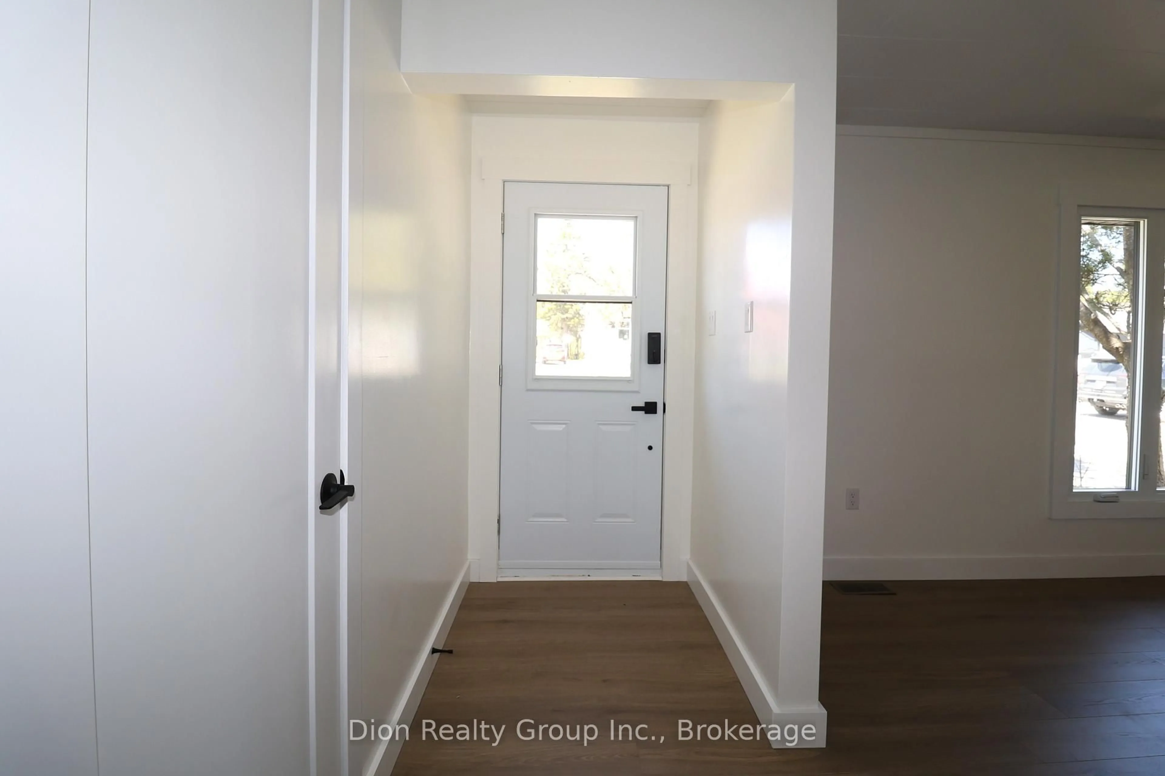 Indoor entryway for 44 Tweedsmuir Rd, Kirkland Lake Ontario P2N 1J2