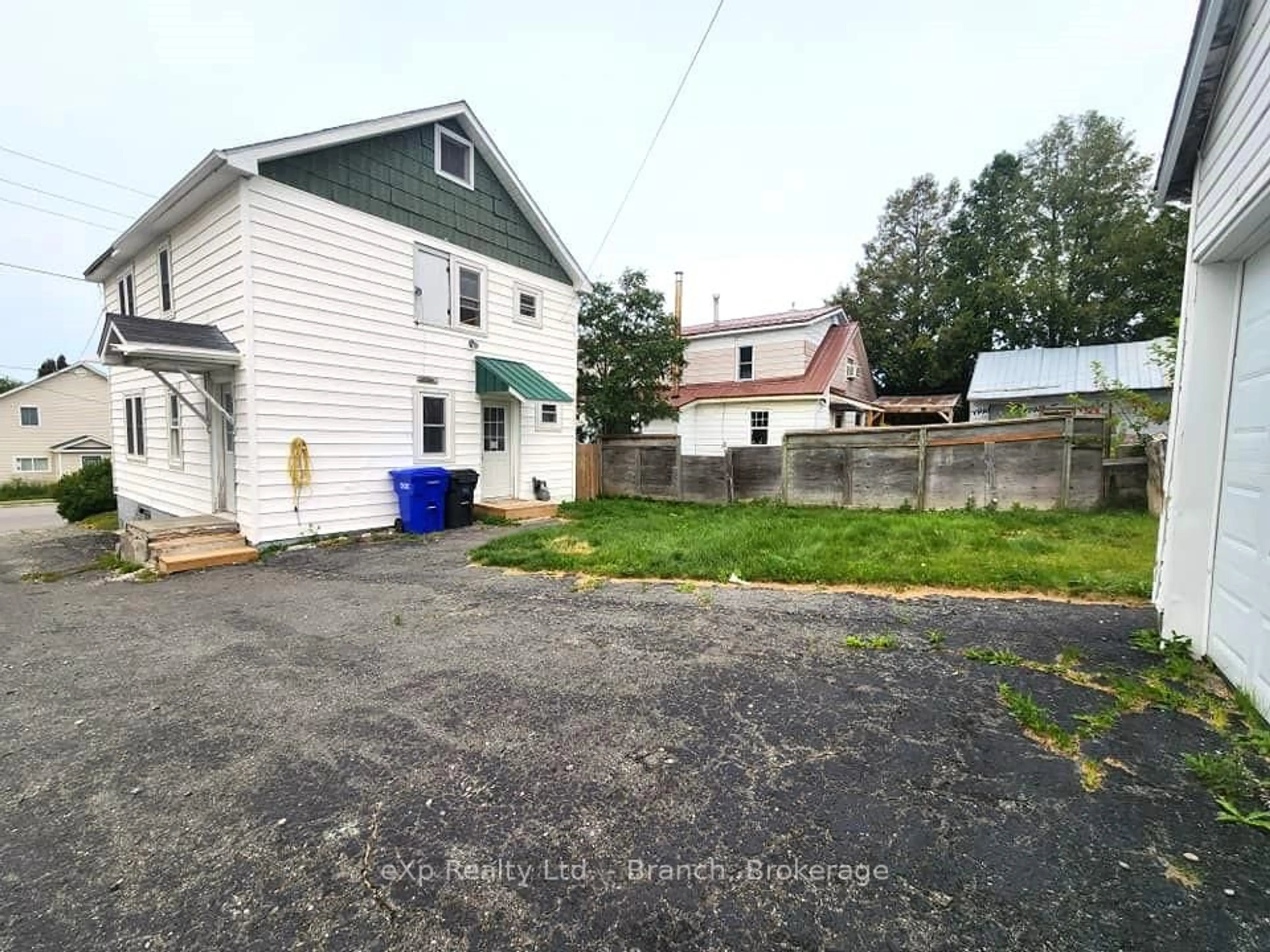 A pic from outside/outdoor area/front of a property/back of a property/a pic from drone, street for 35 Main St, Kirkland Lake Ontario P2N 3E2