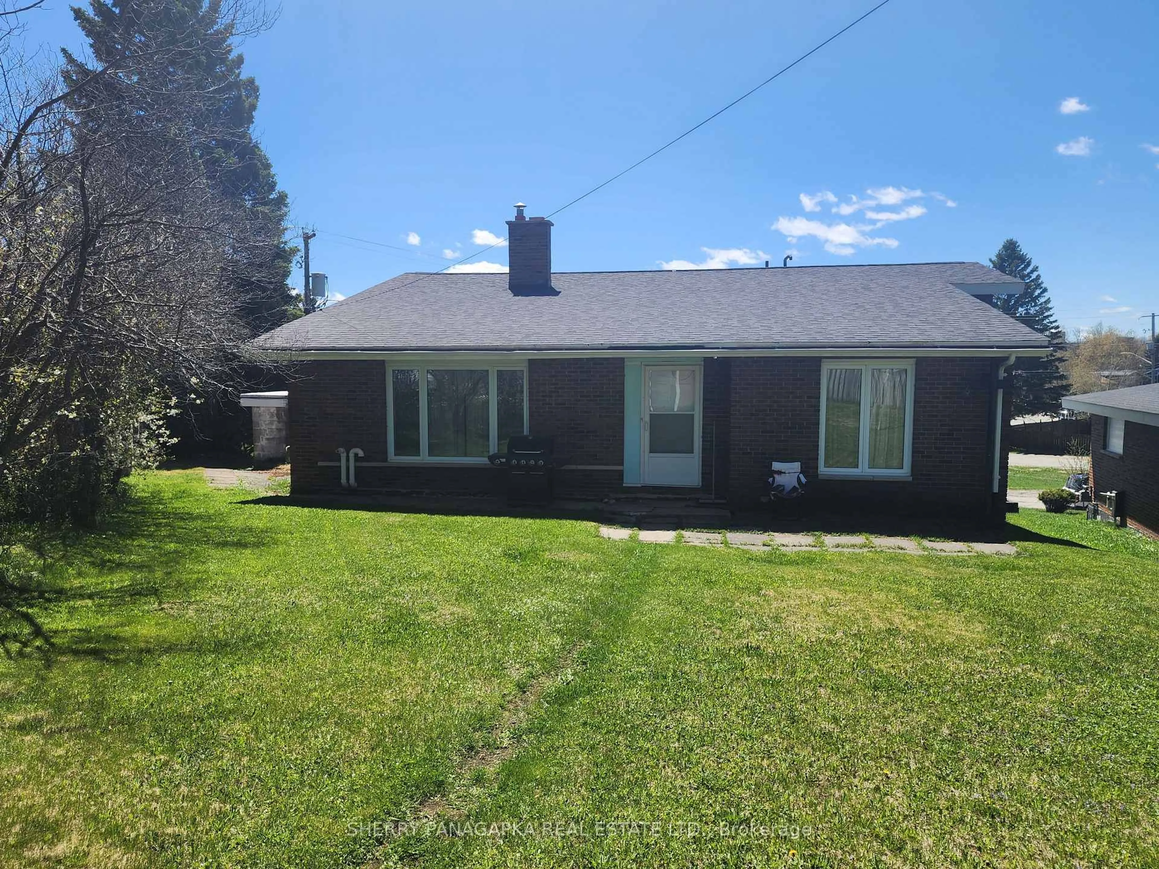 A pic from outside/outdoor area/front of a property/back of a property/a pic from drone, unknown for 8 Mcphee Ave, Kirkland Lake Ontario P2N 1M2