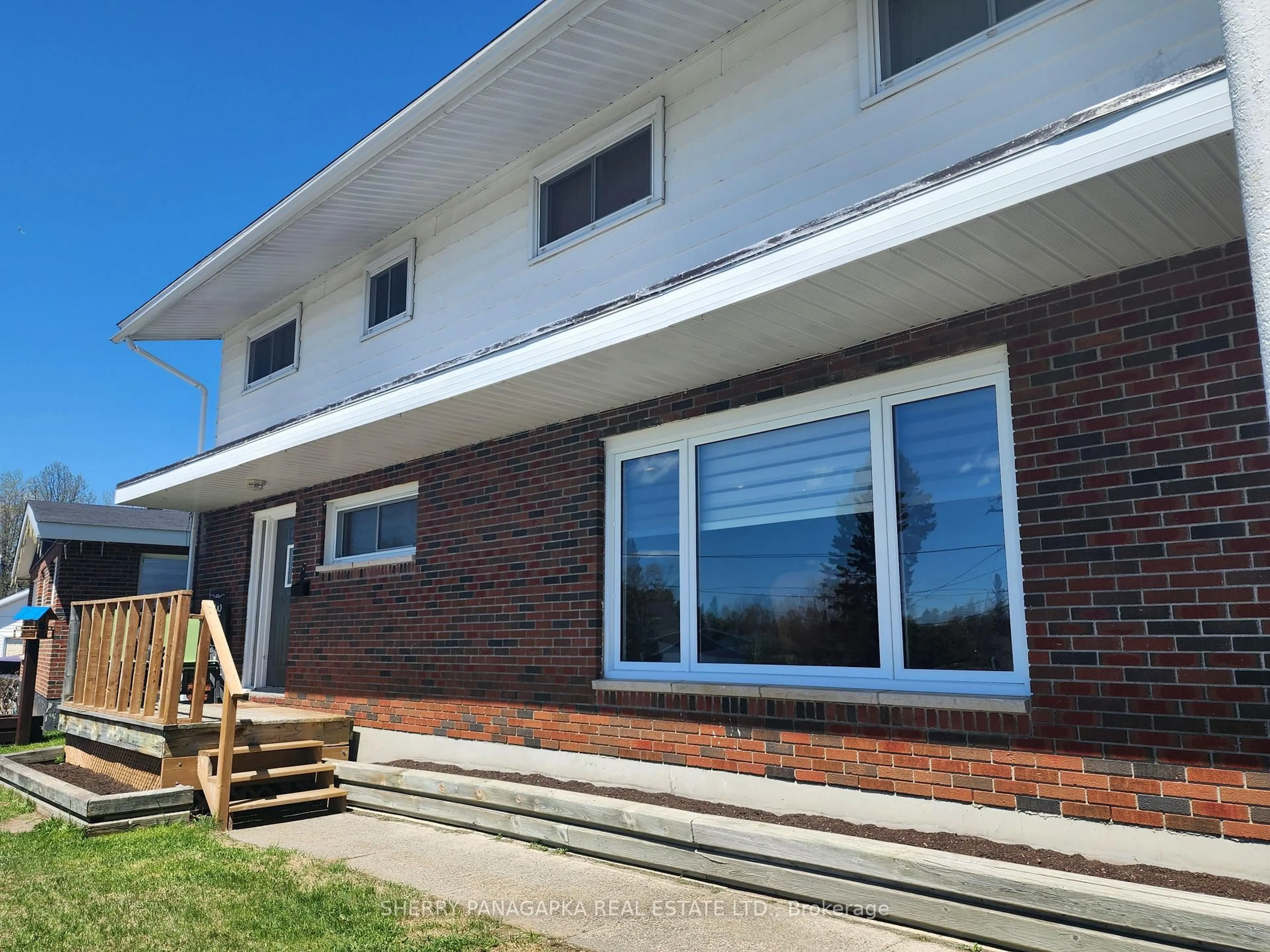 Home with vinyl exterior material, building for 8 Mcphee Ave, Kirkland Lake Ontario P2N 1M2
