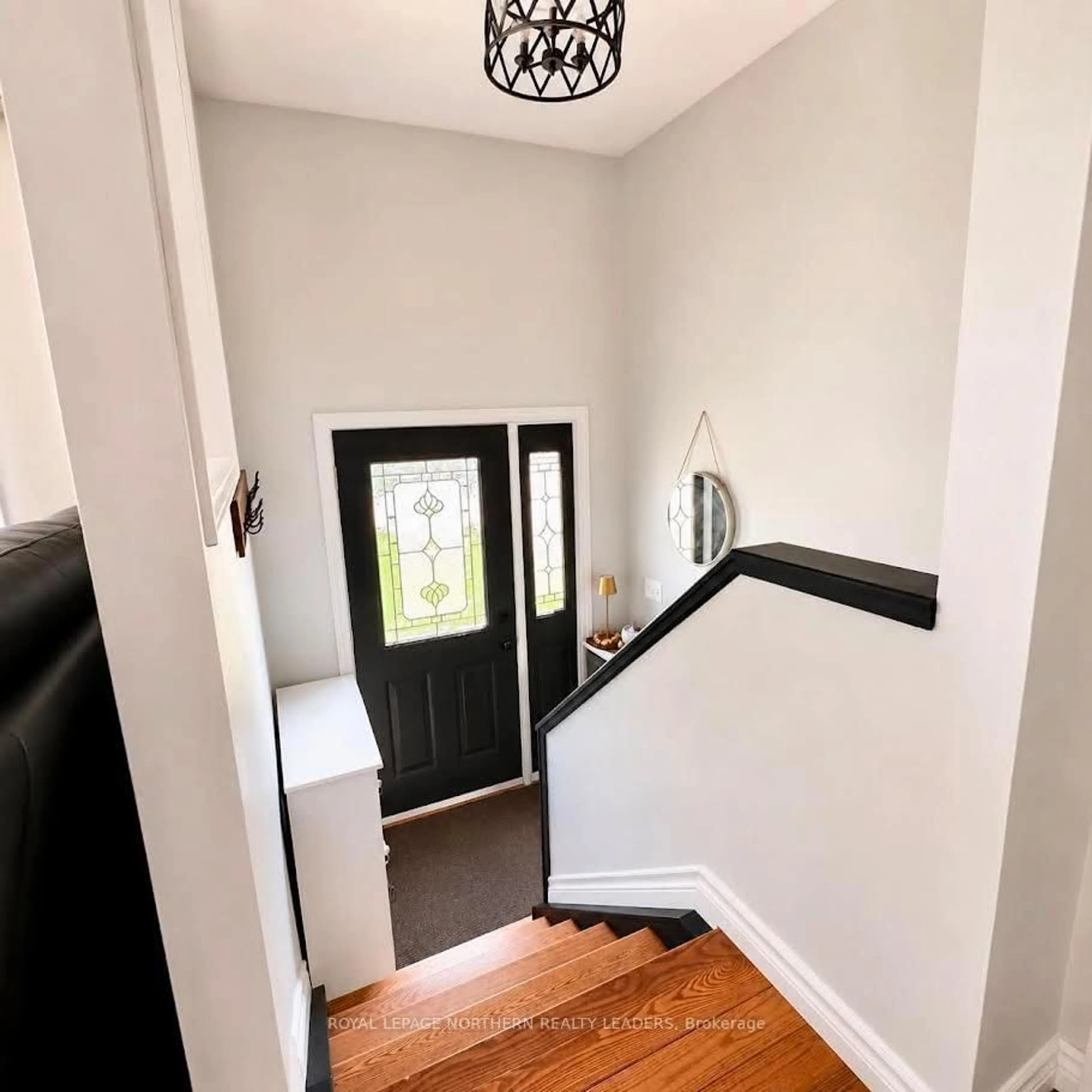 Indoor entryway for 246 Timcor Cres, Timmins Ontario P4R 1C7