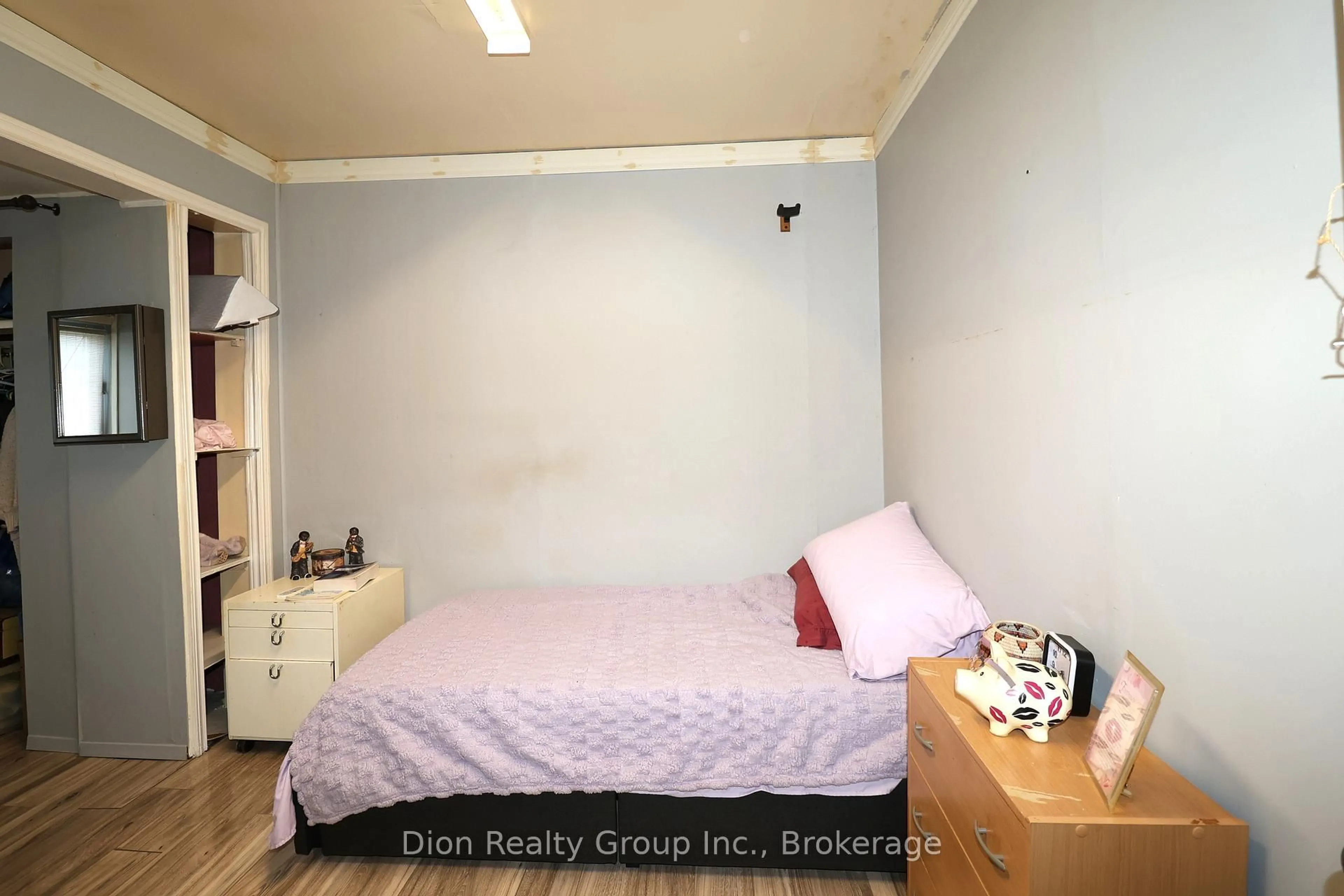 A pic of a room for 99 Main St, Kirkland Lake Ontario P2N 3E9