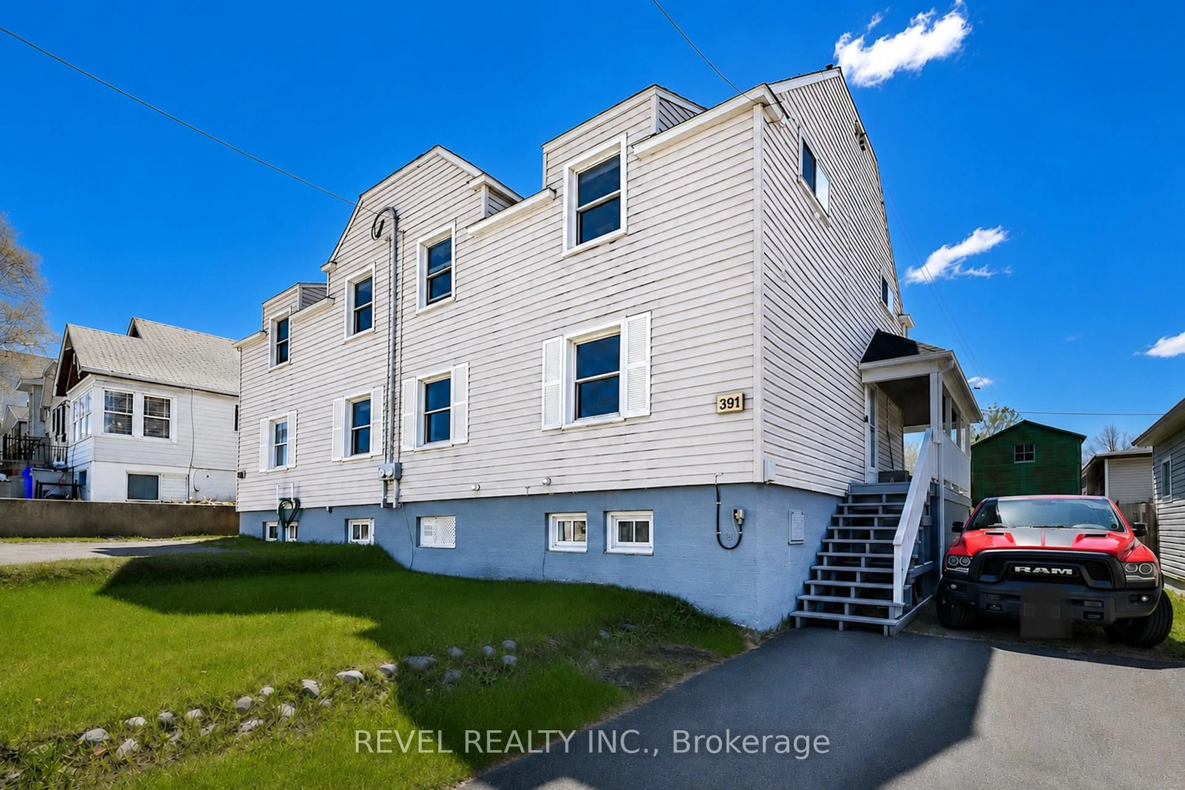A pic from outside/outdoor area/front of a property/back of a property/a pic from drone, unknown for 391 - 399 Murdock Ave, Timmins Ontario P4N 5T9
