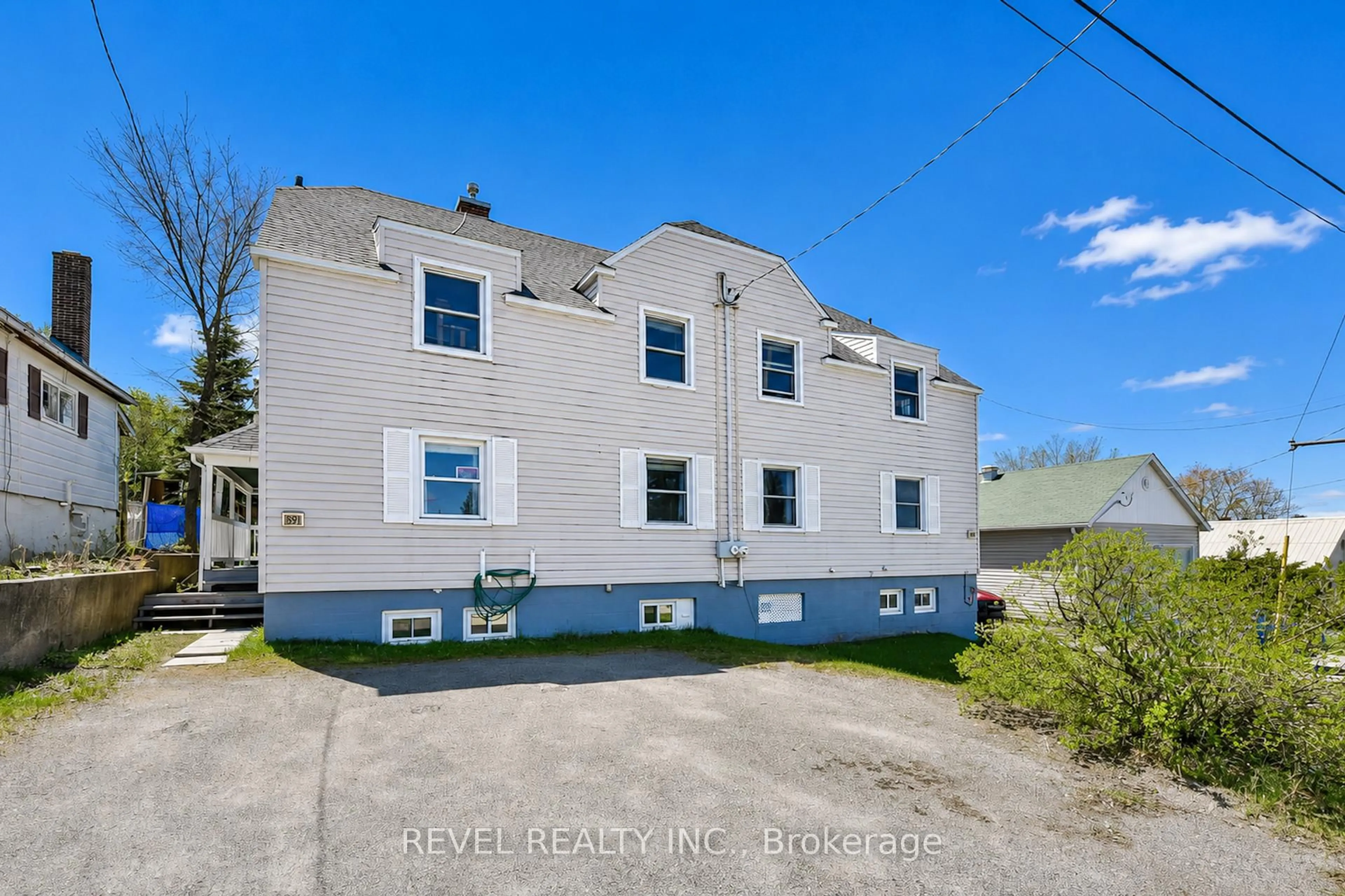 A pic from outside/outdoor area/front of a property/back of a property/a pic from drone, unknown for 391 - 399 Murdock Ave, Timmins Ontario P4N 5T9