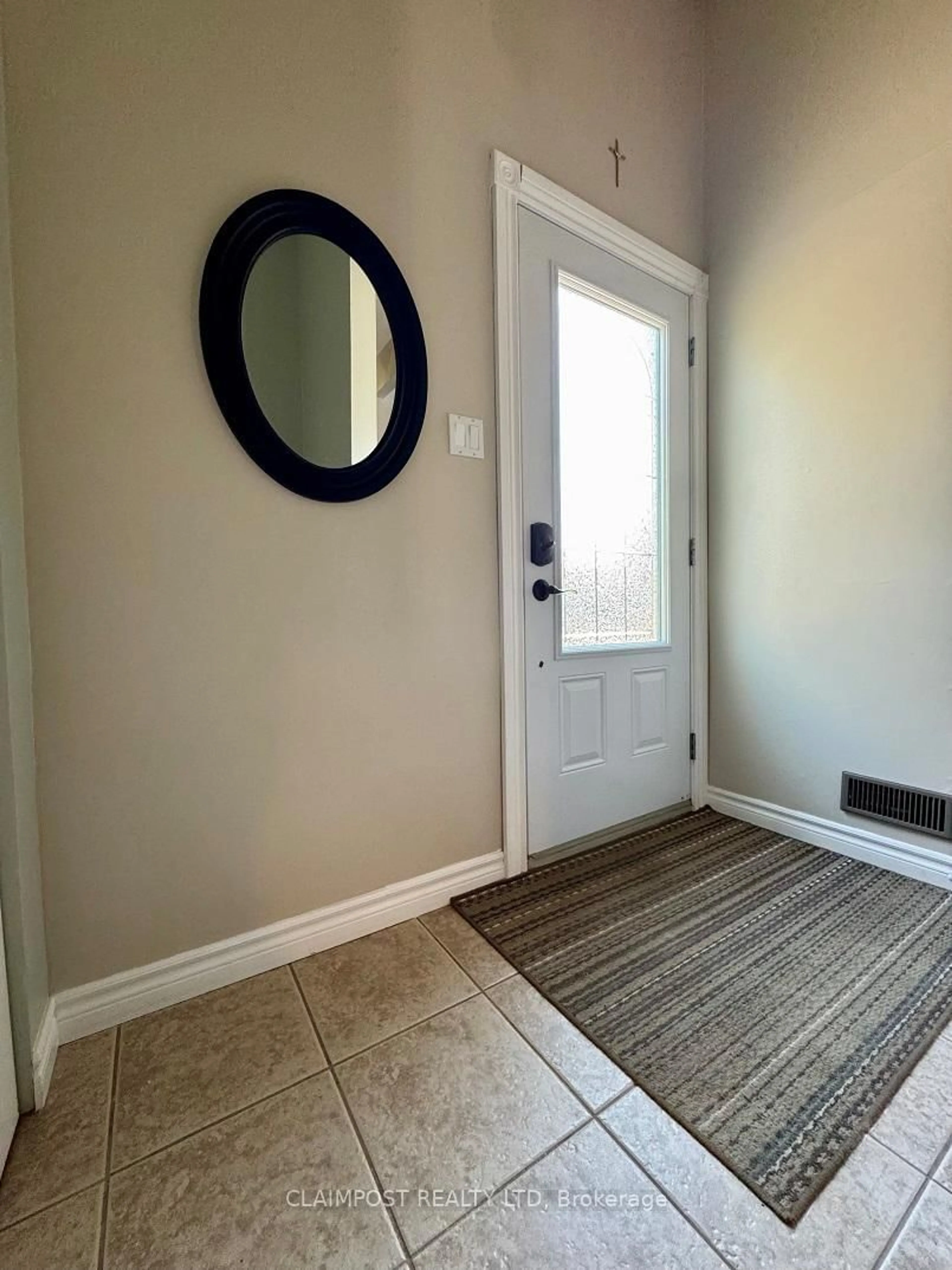 Indoor entryway for 141 Rose Marie Cres, Timmins Ontario P4P 1B5