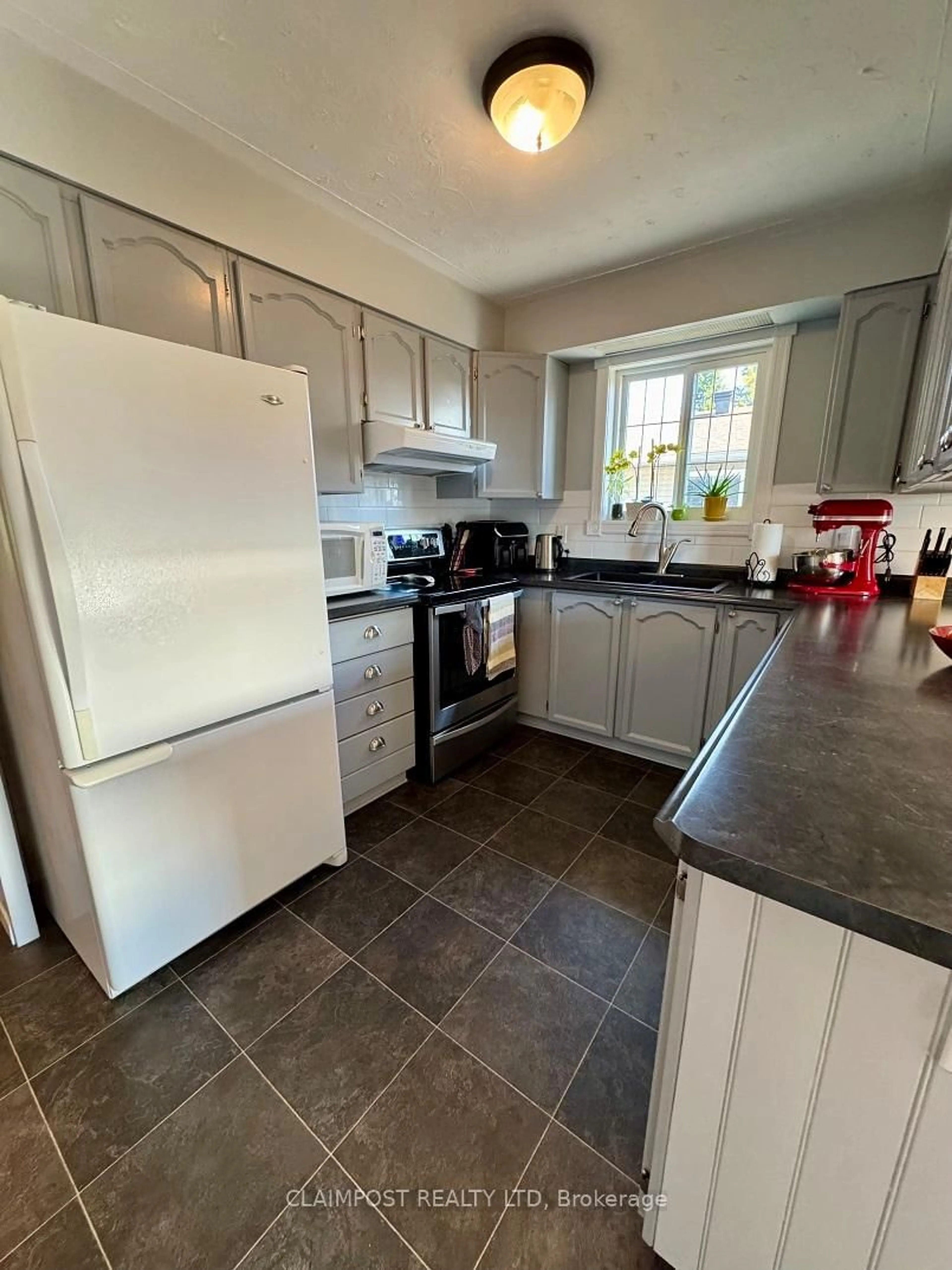 Standard kitchen, unknown for 141 Rose Marie Cres, Timmins Ontario P4P 1B5