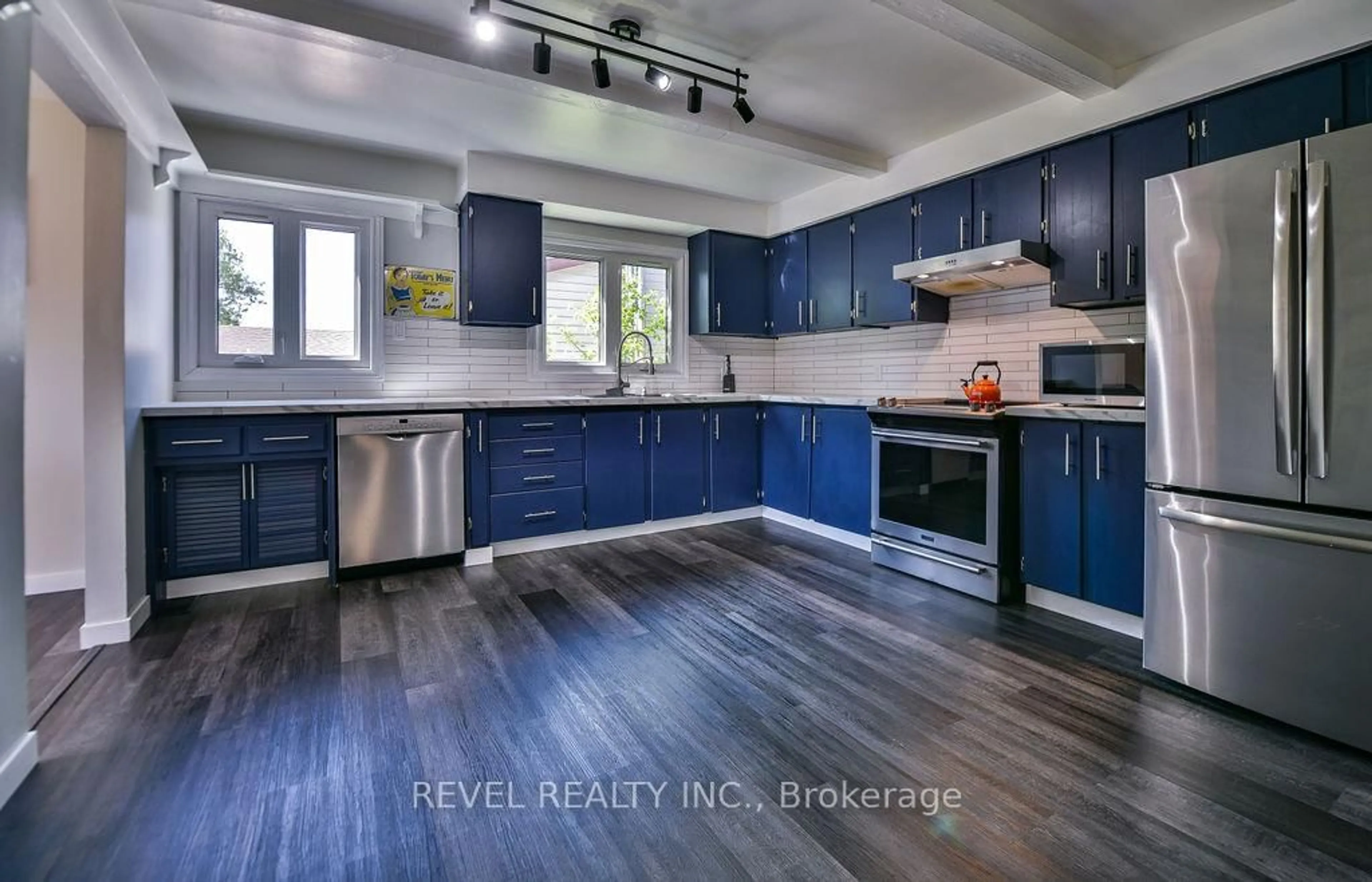 Open concept kitchen, unknown for 178 Eric Cres, Timmins Ontario P0N 1K0