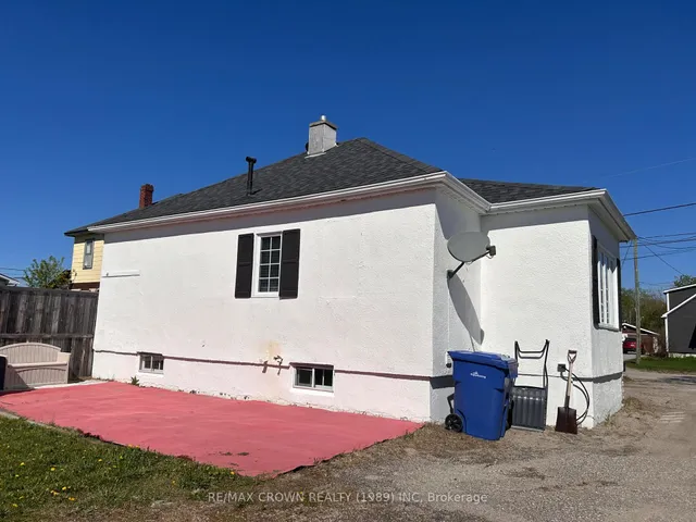 26 Frontenac Cres, Kapuskasing 3