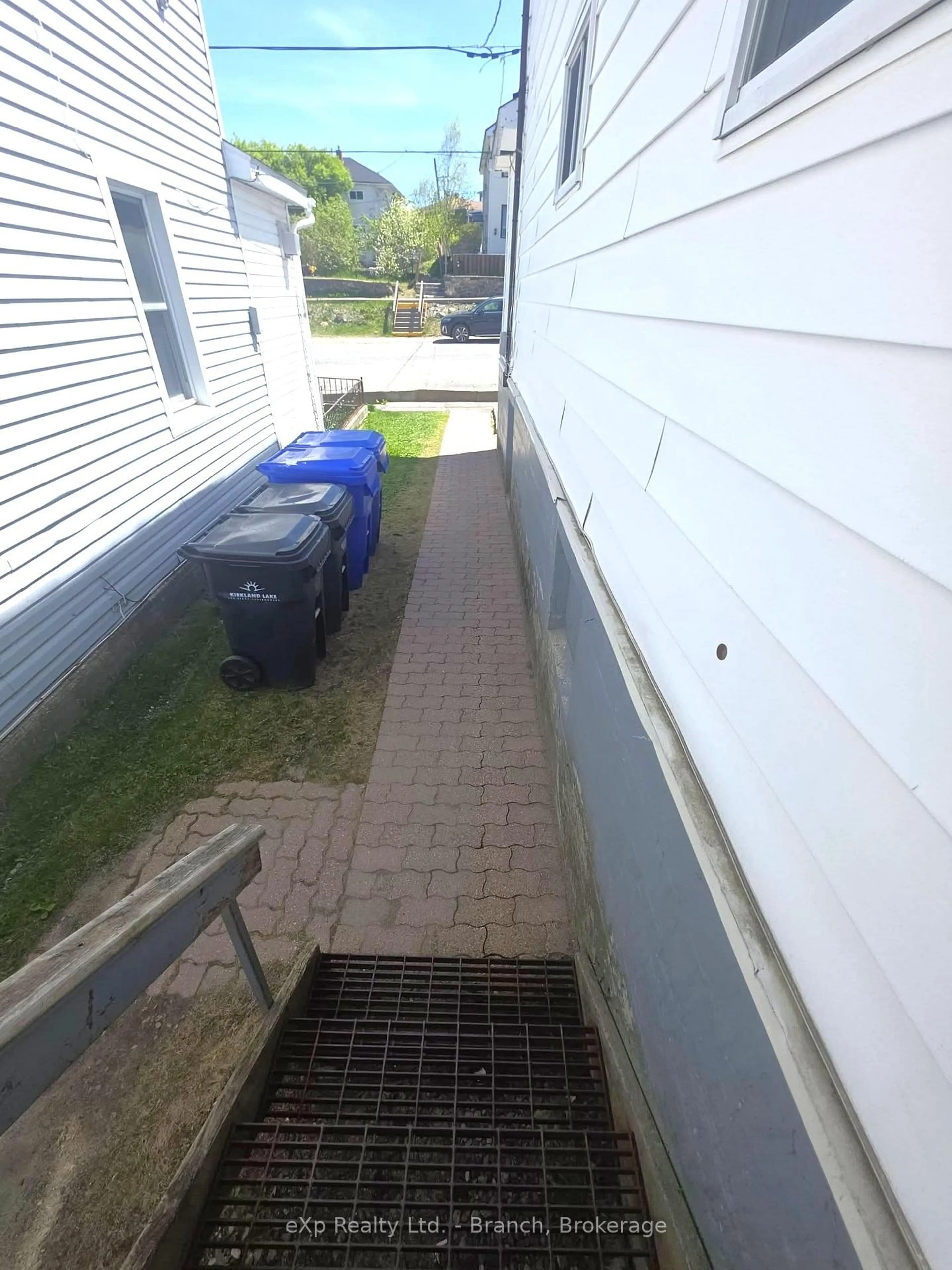 Unknown for 31 Woods St, Kirkland Lake Ontario P2N 3B7