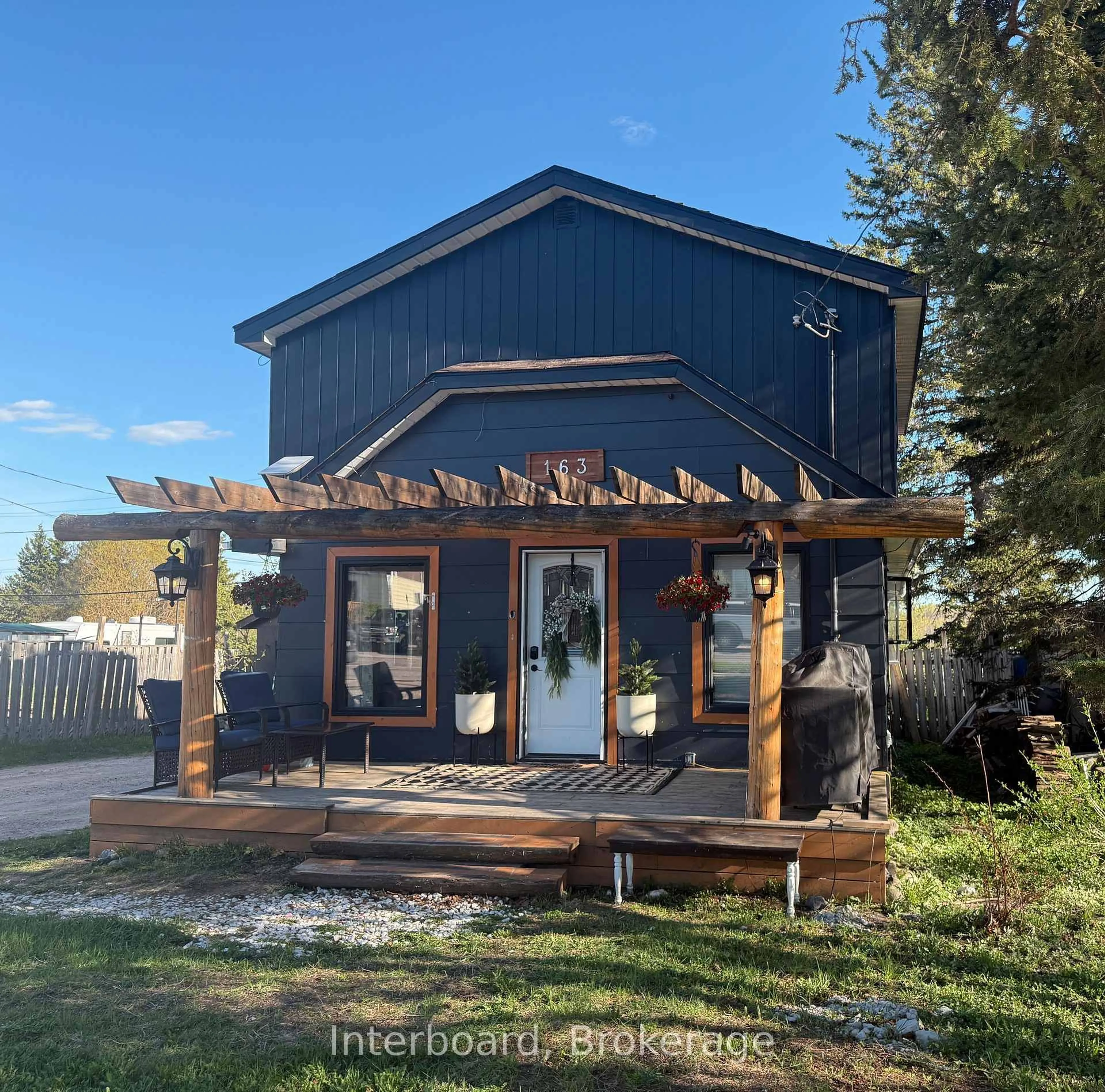 Home with vinyl exterior material, unknown for 163 Anson Dr, Iroquois Falls Ontario P0K 1E0