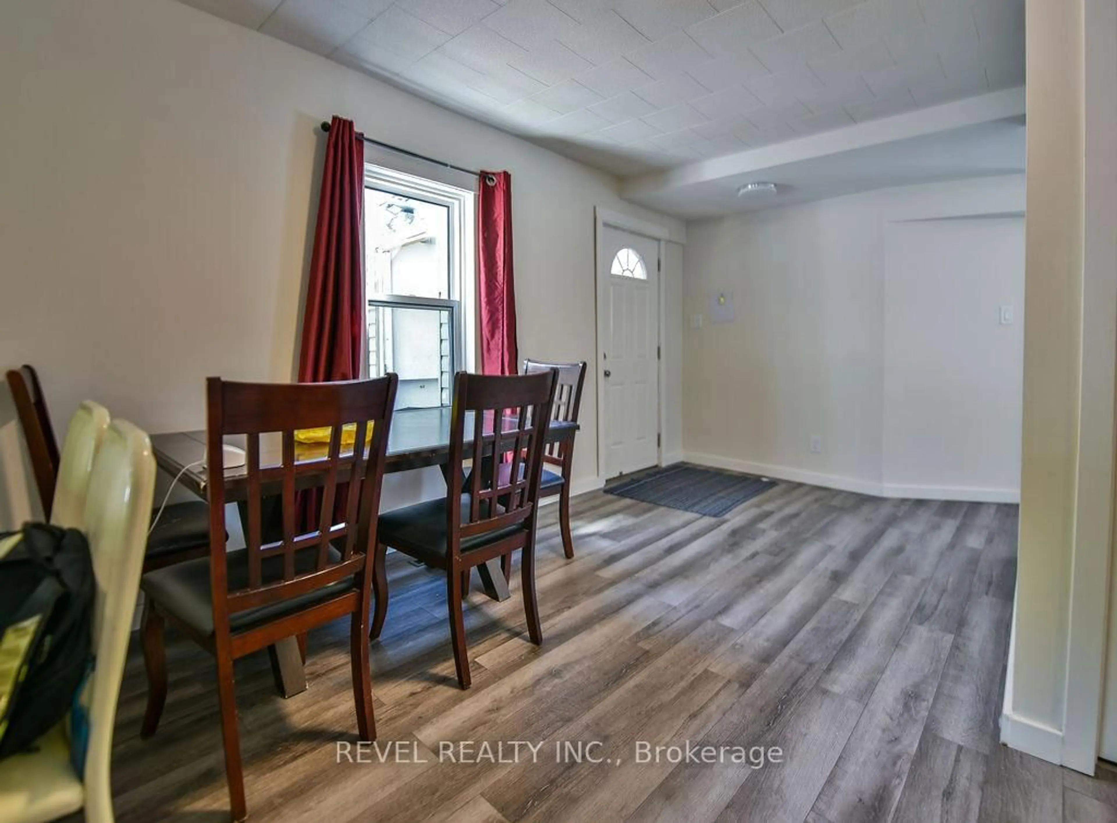 Dining room, wood/laminate floor for 223 Cedar St, Timmins Ontario P4N 6J5