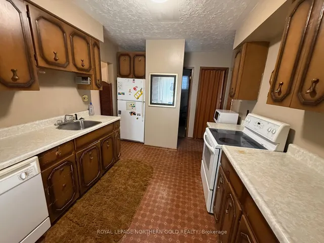 100 Poplar Ave, Kirkland Lake 2