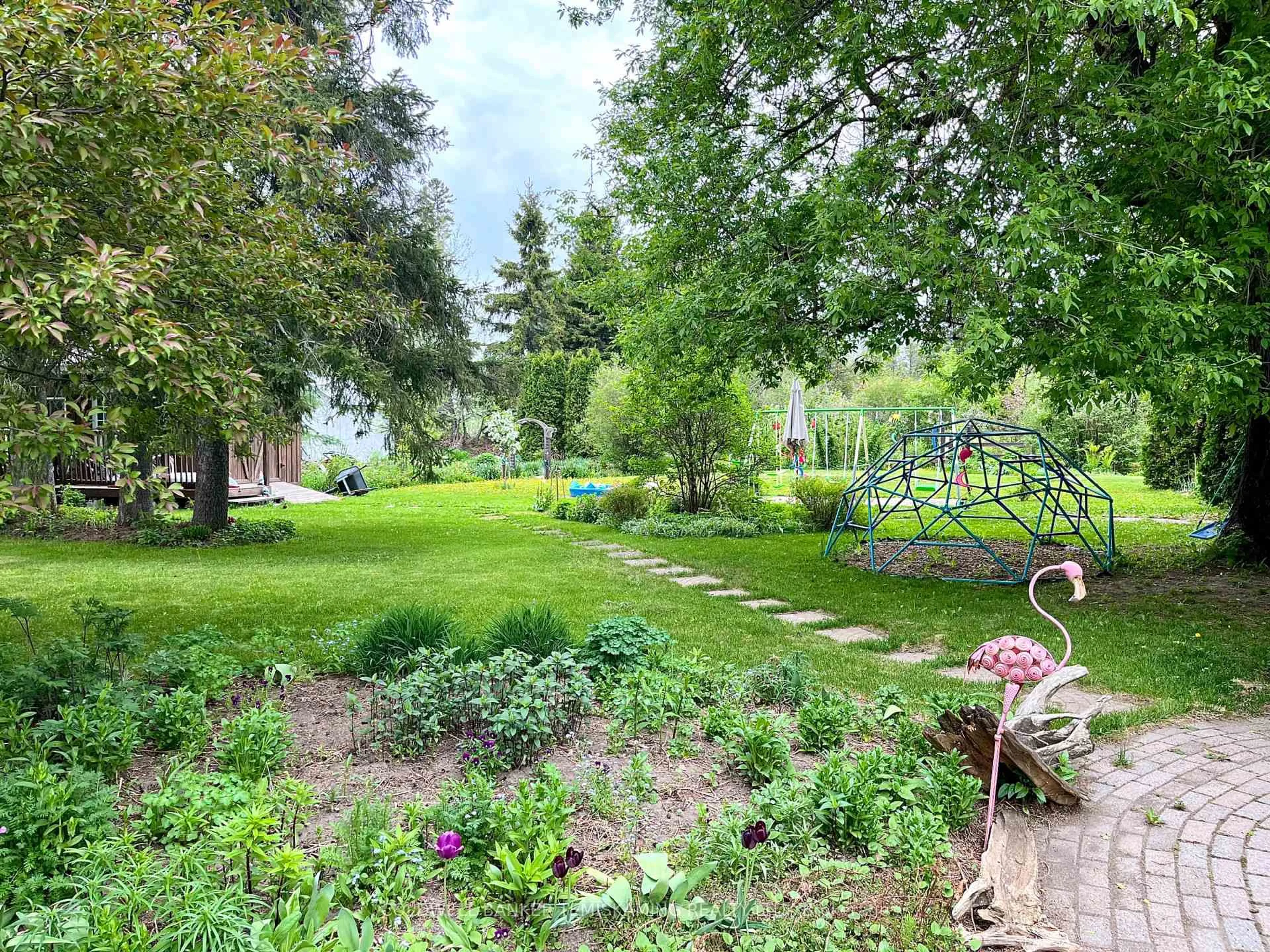 Patio, forest/trees view for 20 Bay St, Englehart Ontario P0J 1B0