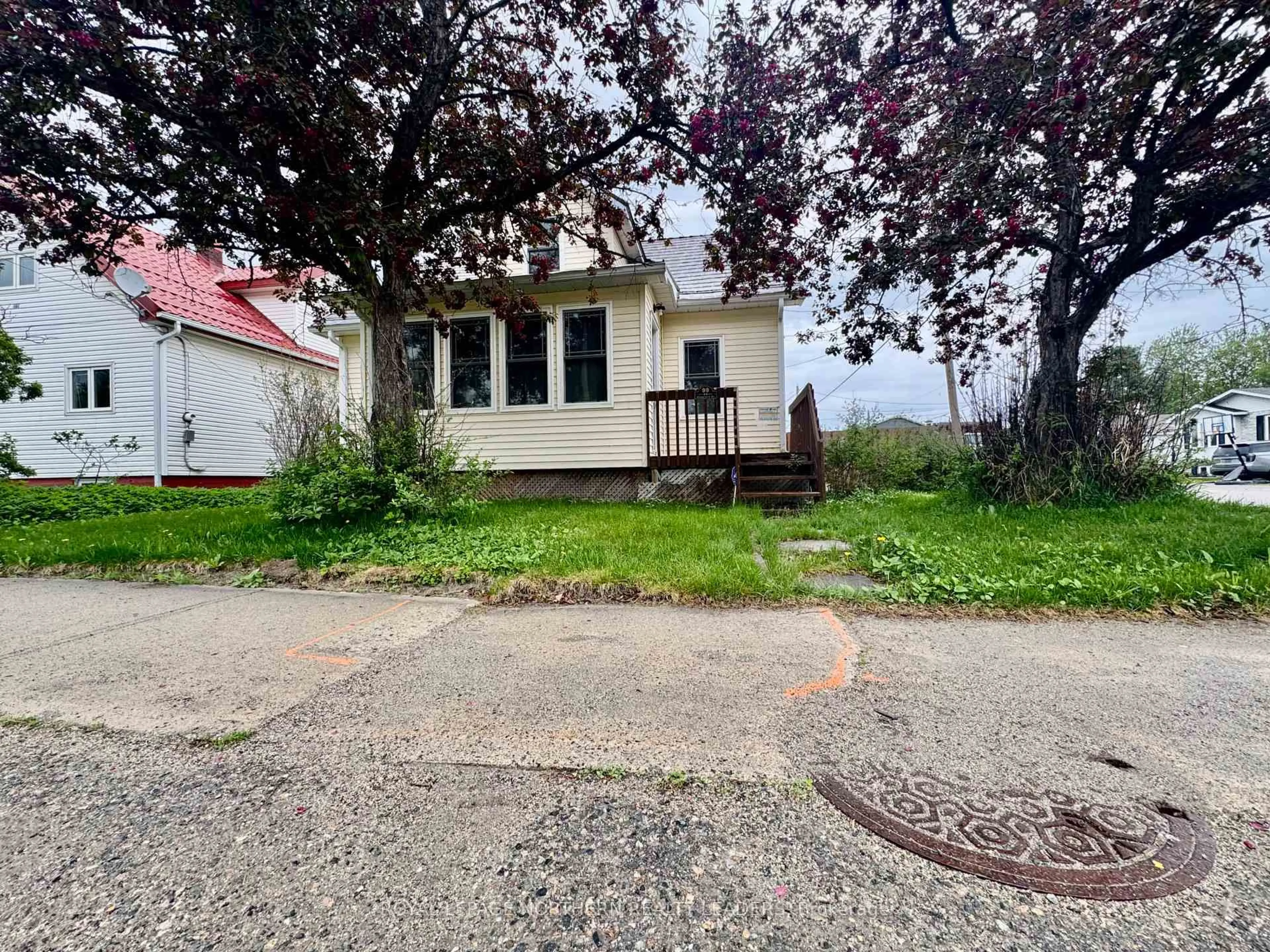 Unknown for 99 Crawford St, Timmins Ontario P0N 1H0
