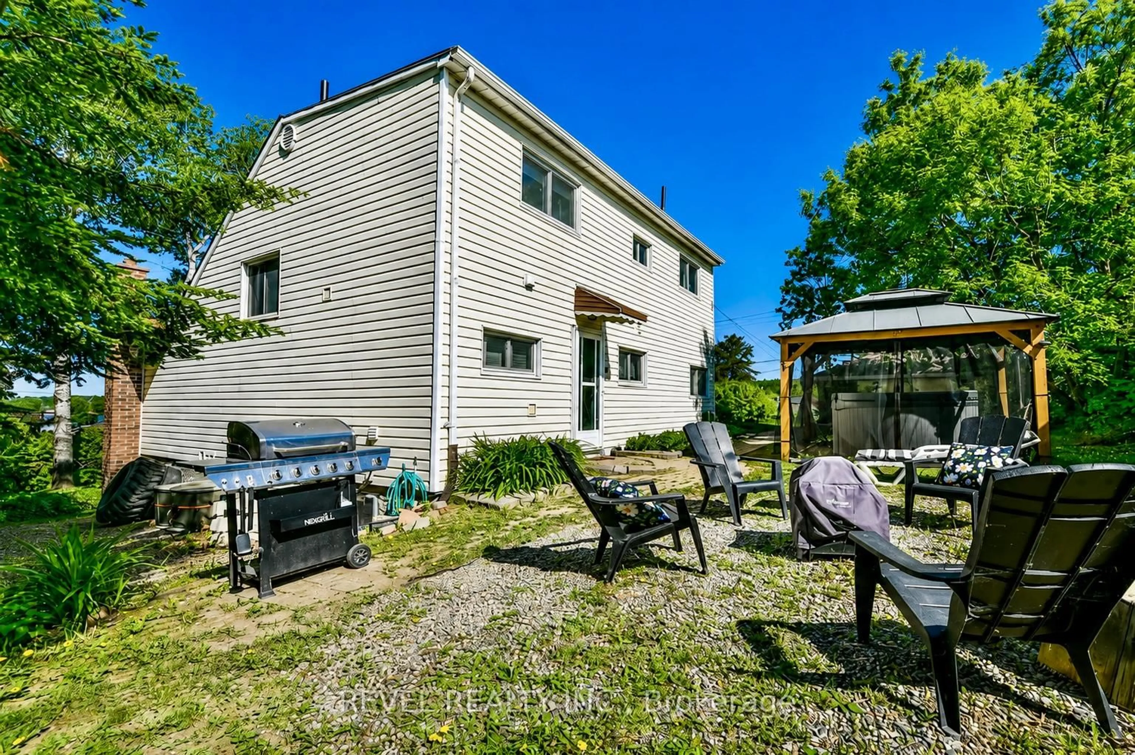 Patio, street for 203 Dixon St, Timmins Ontario P0N 1C0