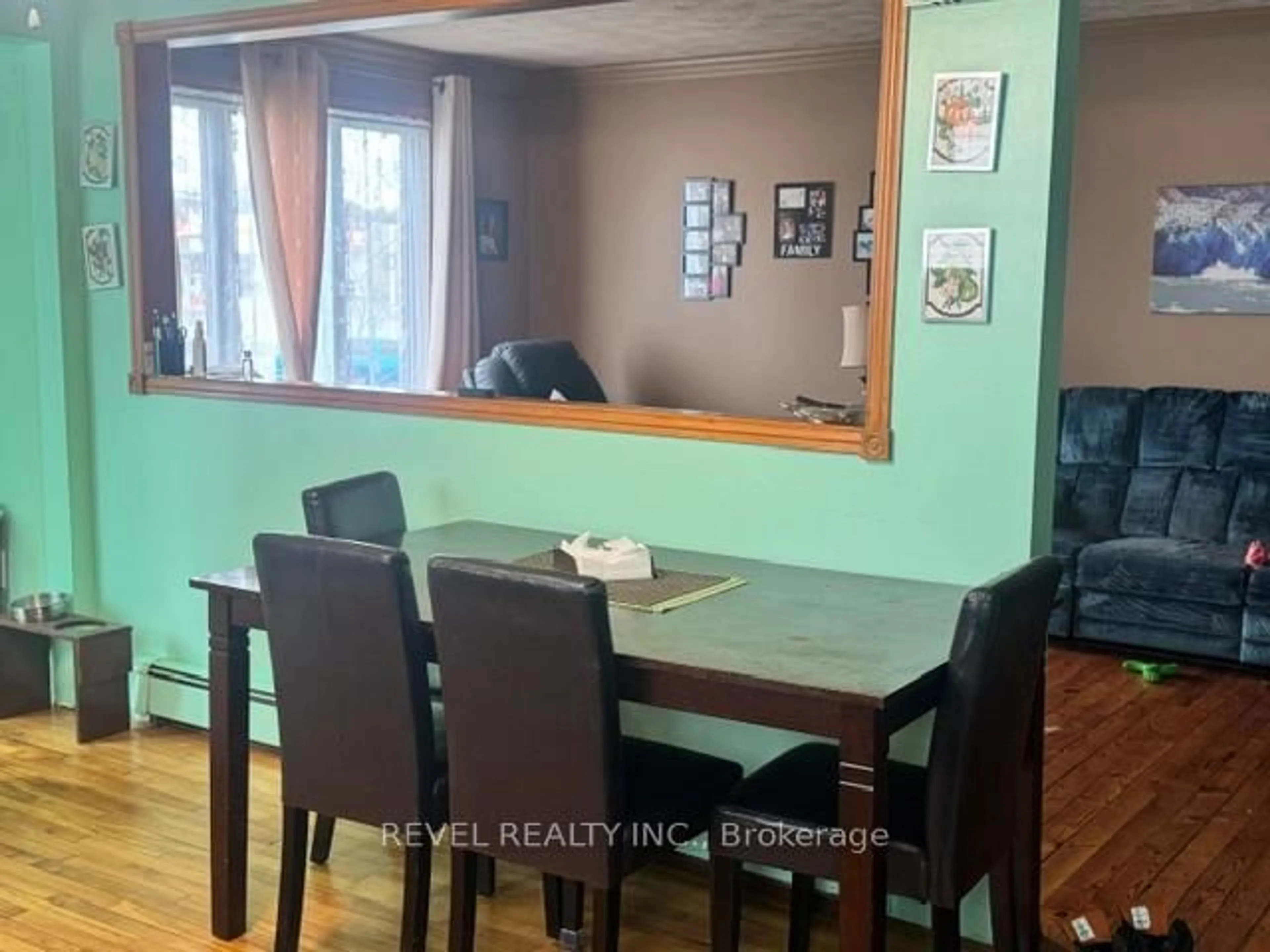 Dining room, wood/laminate floor for 21 Avenue Rd, Timmins Ontario P4N 5C8