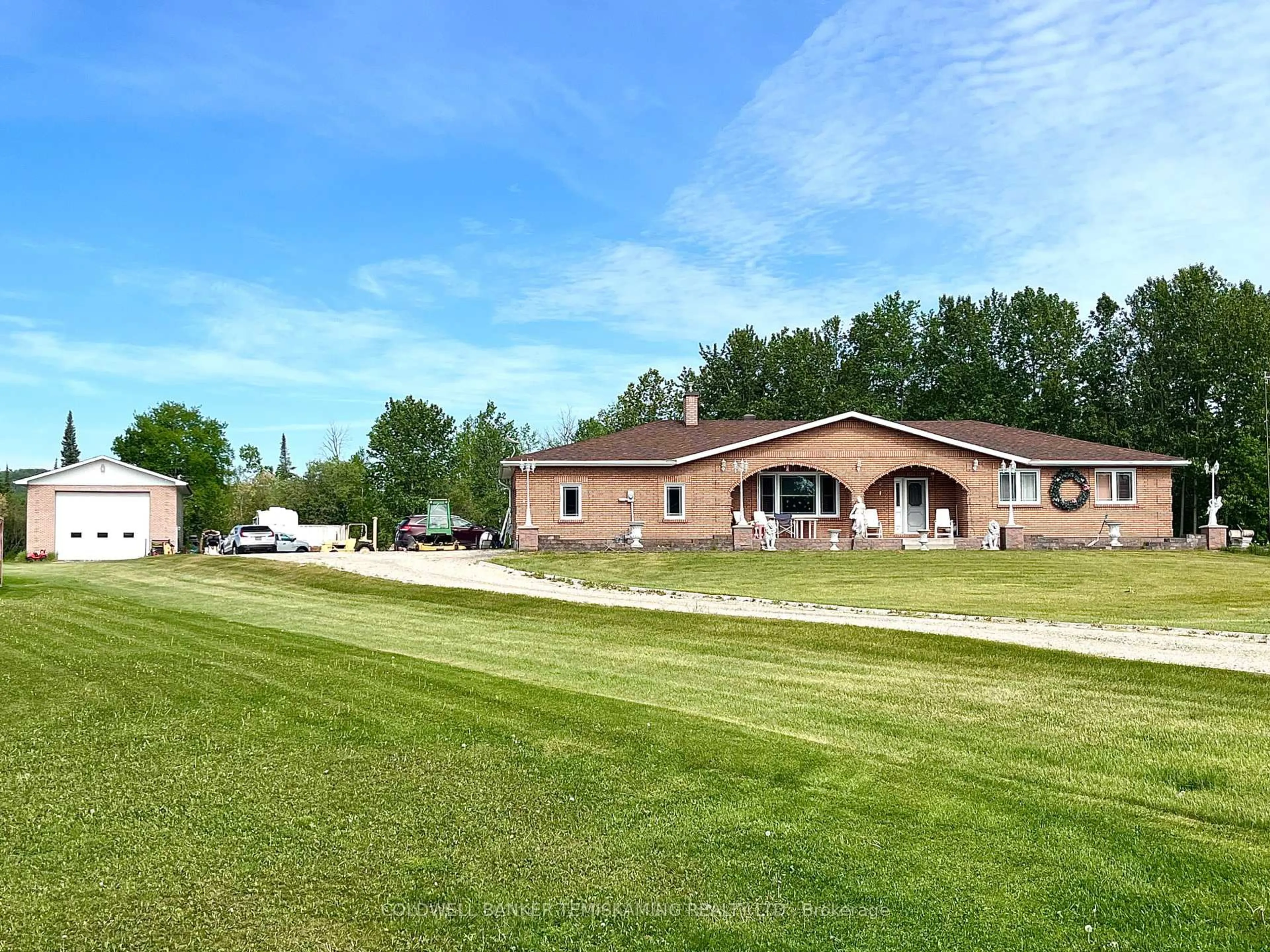 A pic from outside/outdoor area/front of a property/back of a property/a pic from drone, unknown for 8 Michael St, Englehart Ontario P0J 1H0